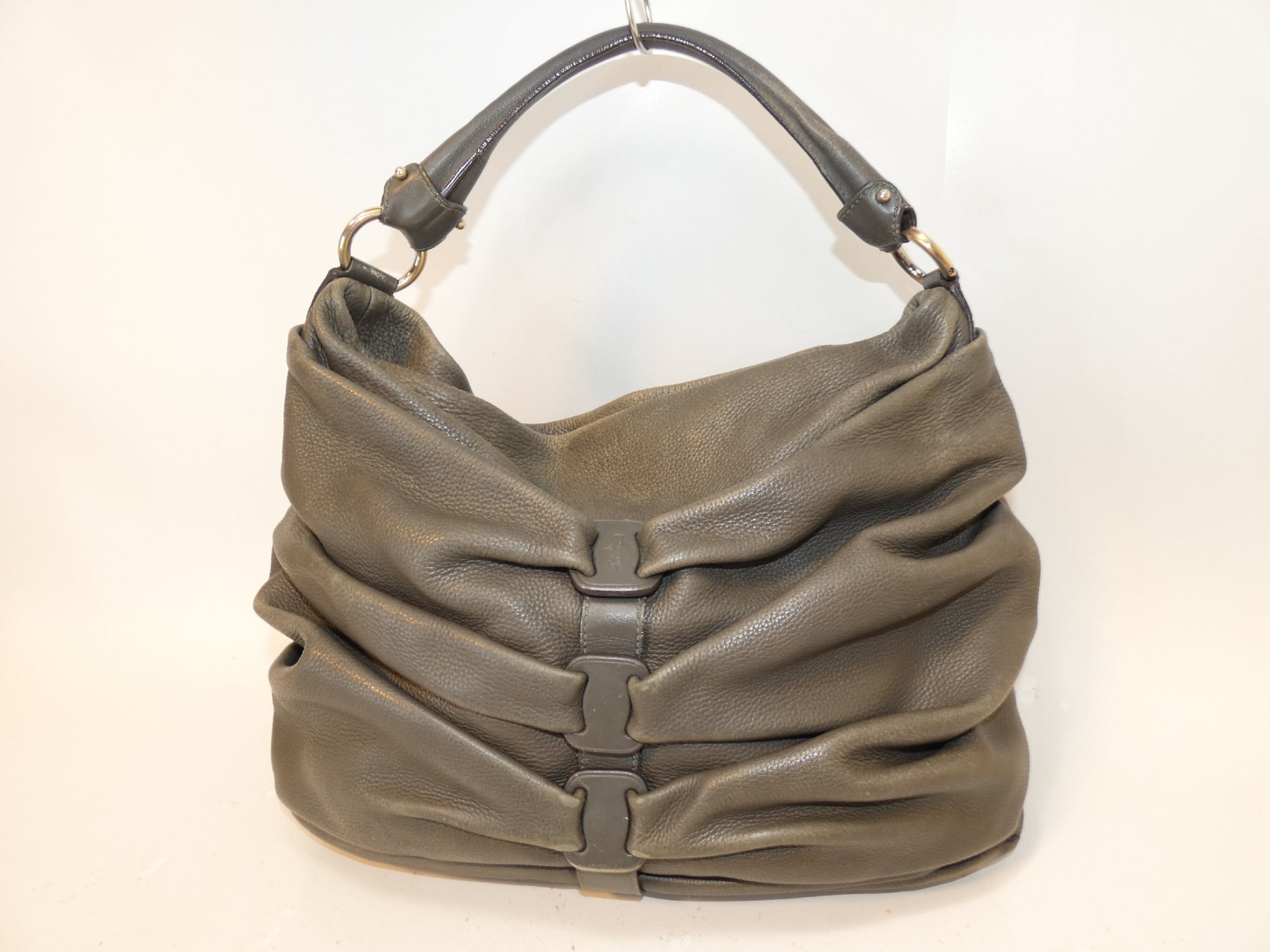 Salvatore Ferragamo Vara Leather One-Hand One-Shoulder Handbag