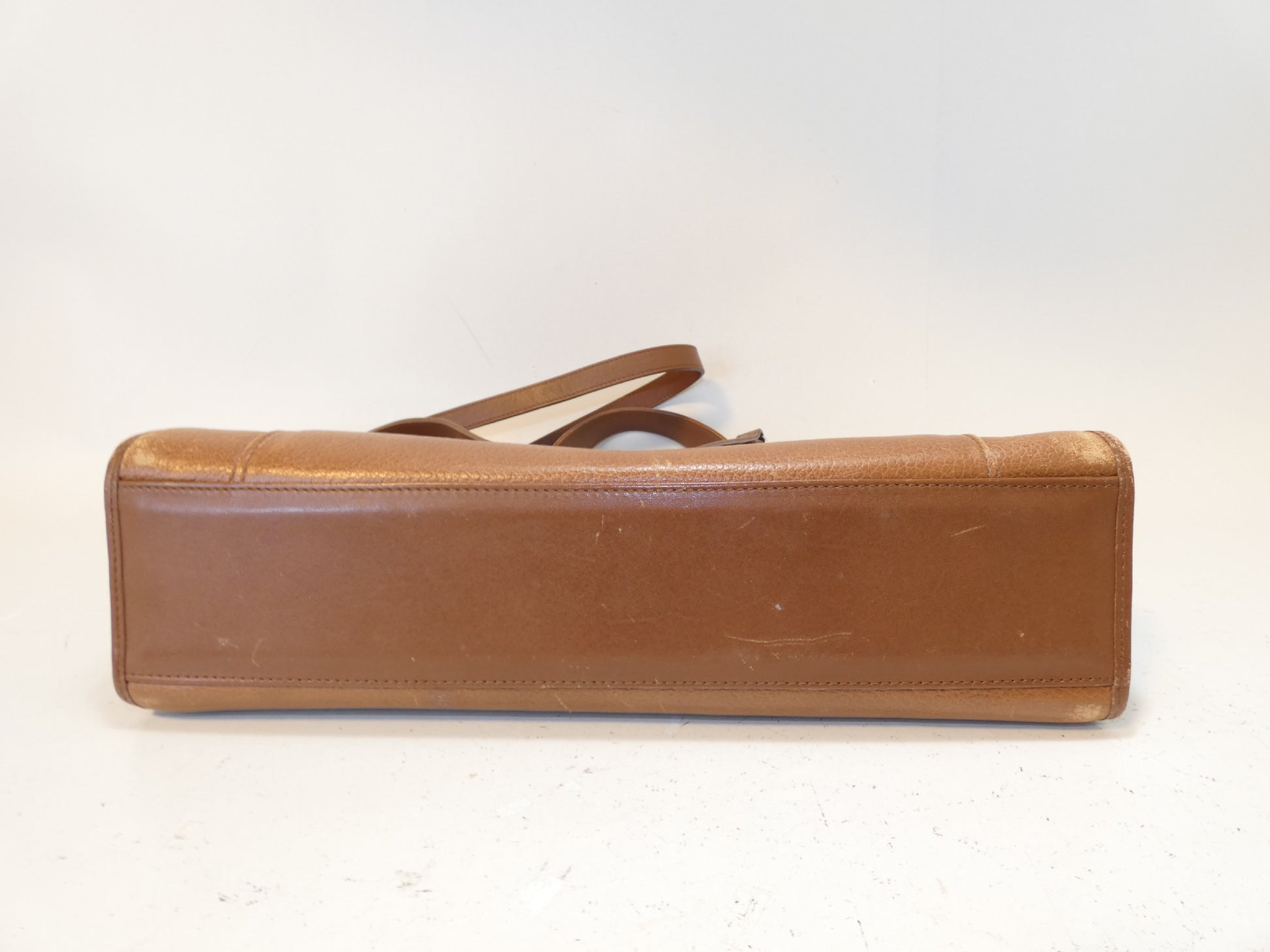 Burberry's 2-way leather brown hand and shoulder bag