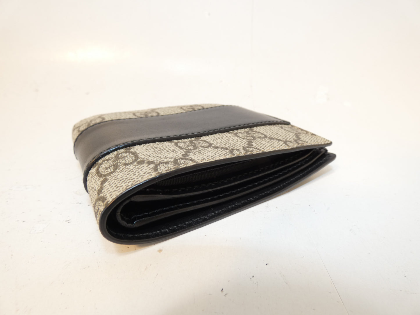 GUCCI GG Supreme Leather Black Wallet