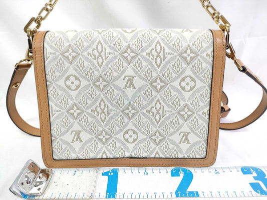 LOUIS VUITTON LV Louis Vuitton Dauphine MM Monogram Reverse M59483 RFID Enabled Handbag