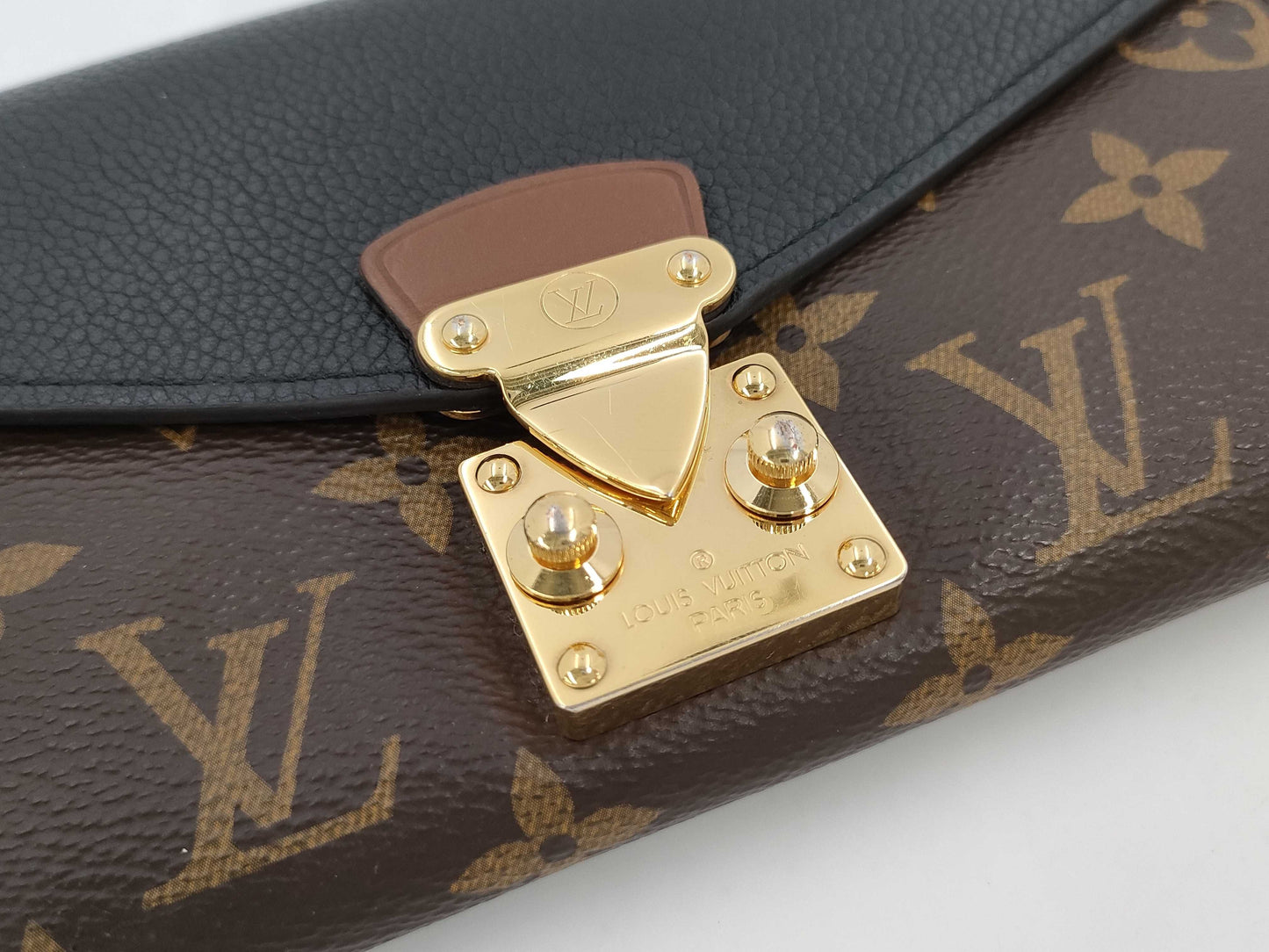 LOUIS VUITTON Monogram Portefeuille Pallas Noir Wallet
