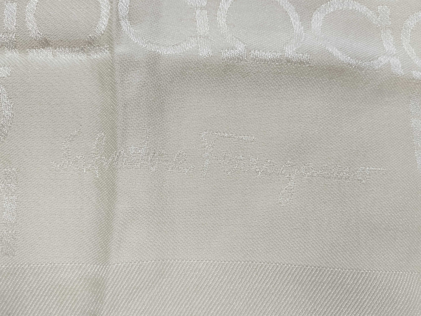 Salvatore Ferragamo Gancini Ferragamo Scarf Muffler