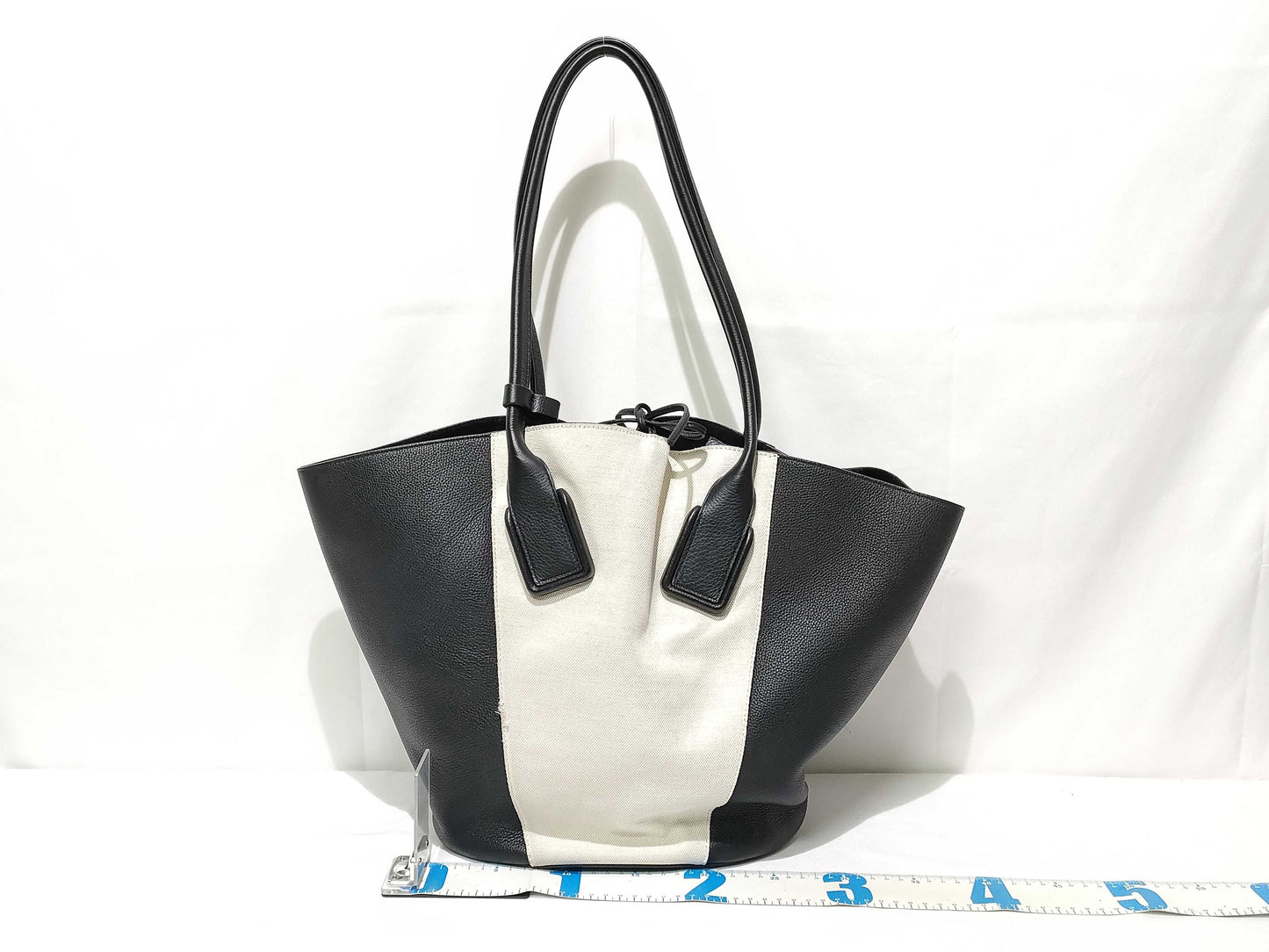 BOTTEGA VENETA BOTTEGA VENETA Tote Bag Basket Large Tote Bag