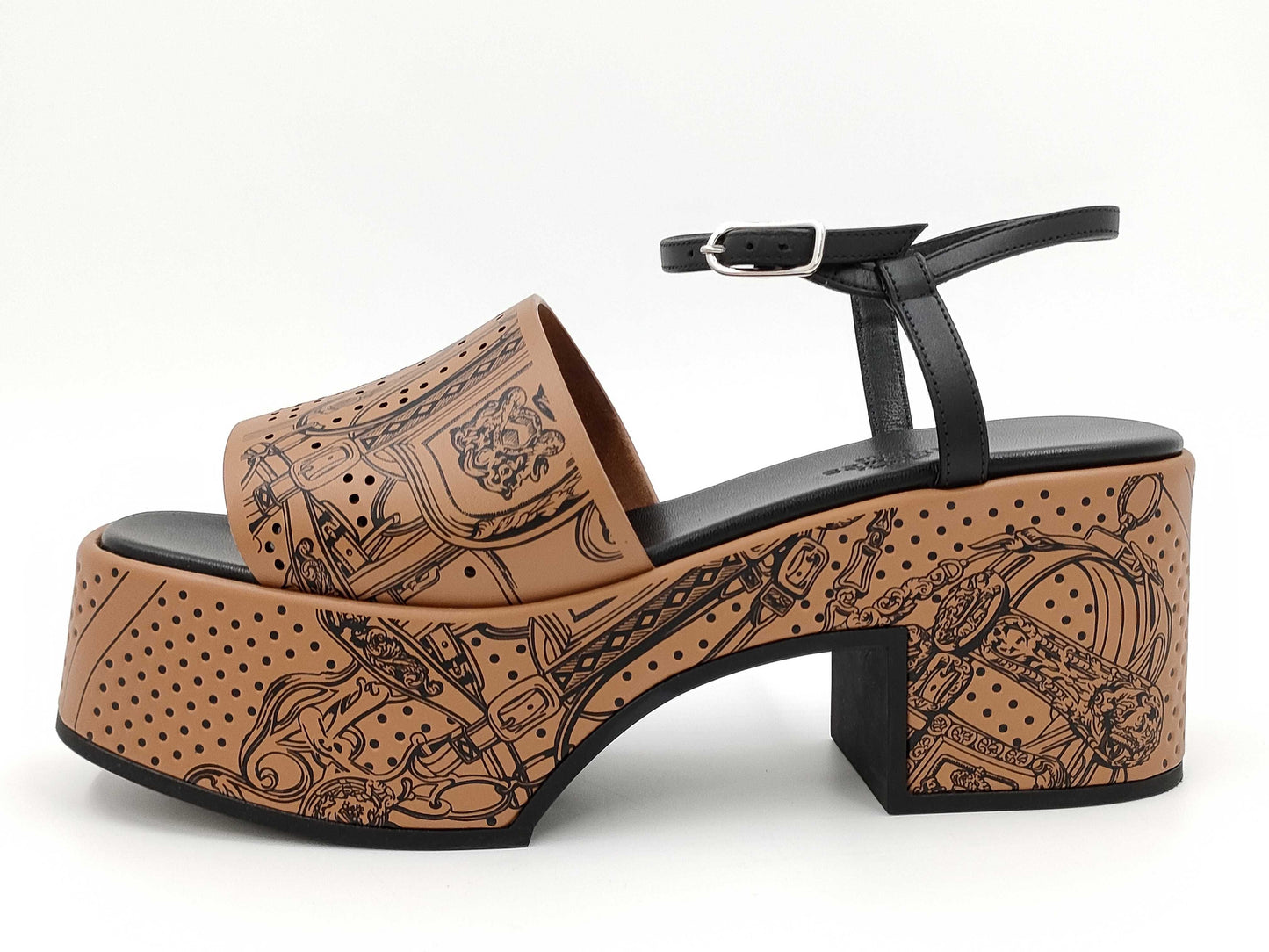 HERMES HERMES Sandals Cervera 35 Natural x Black Vaux Amp Prime 2025SS/Perforated/Breed de Gala Eyeliner Perforet Size 37.5 Sandals