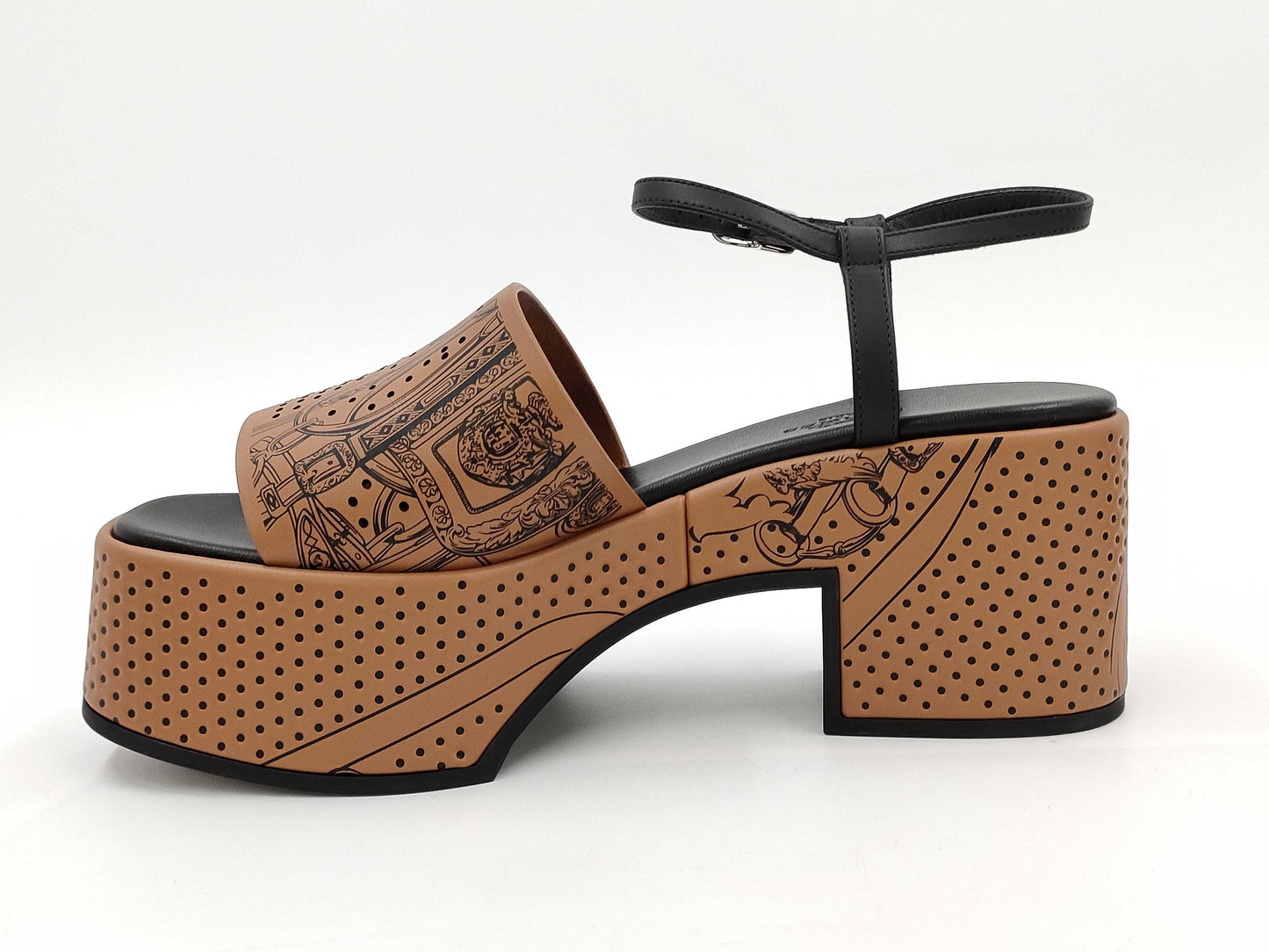 HERMES HERMES Sandals Cervera 35 Natural x Black Vaux Amp Prime 2025SS/Perforated/Breed de Gala Eyeliner Perforet Size 37.5 Sandals