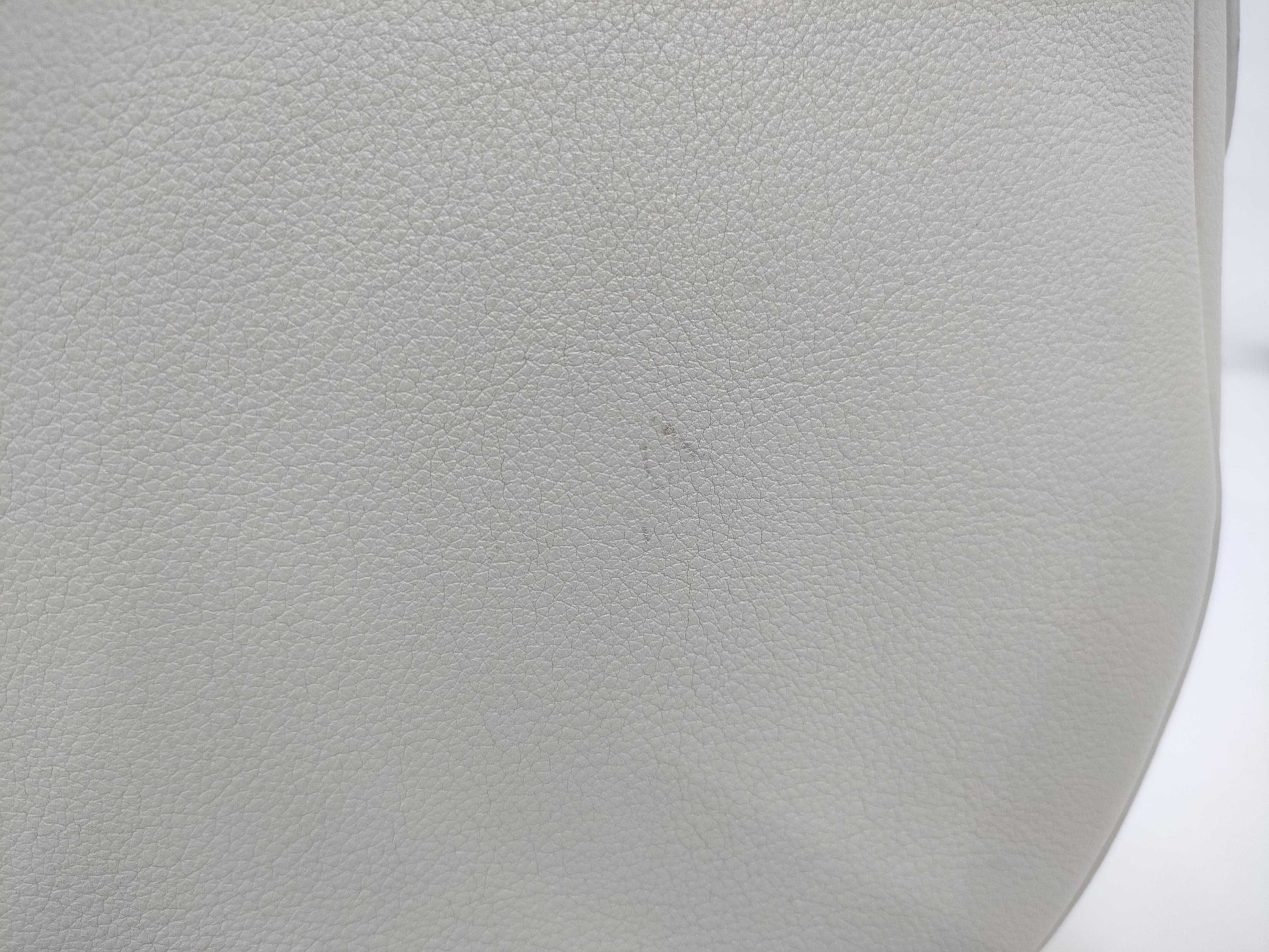 CELINE Medium Eloise Cuile Triomphe 114713FLH.02LS Shoulder Bag