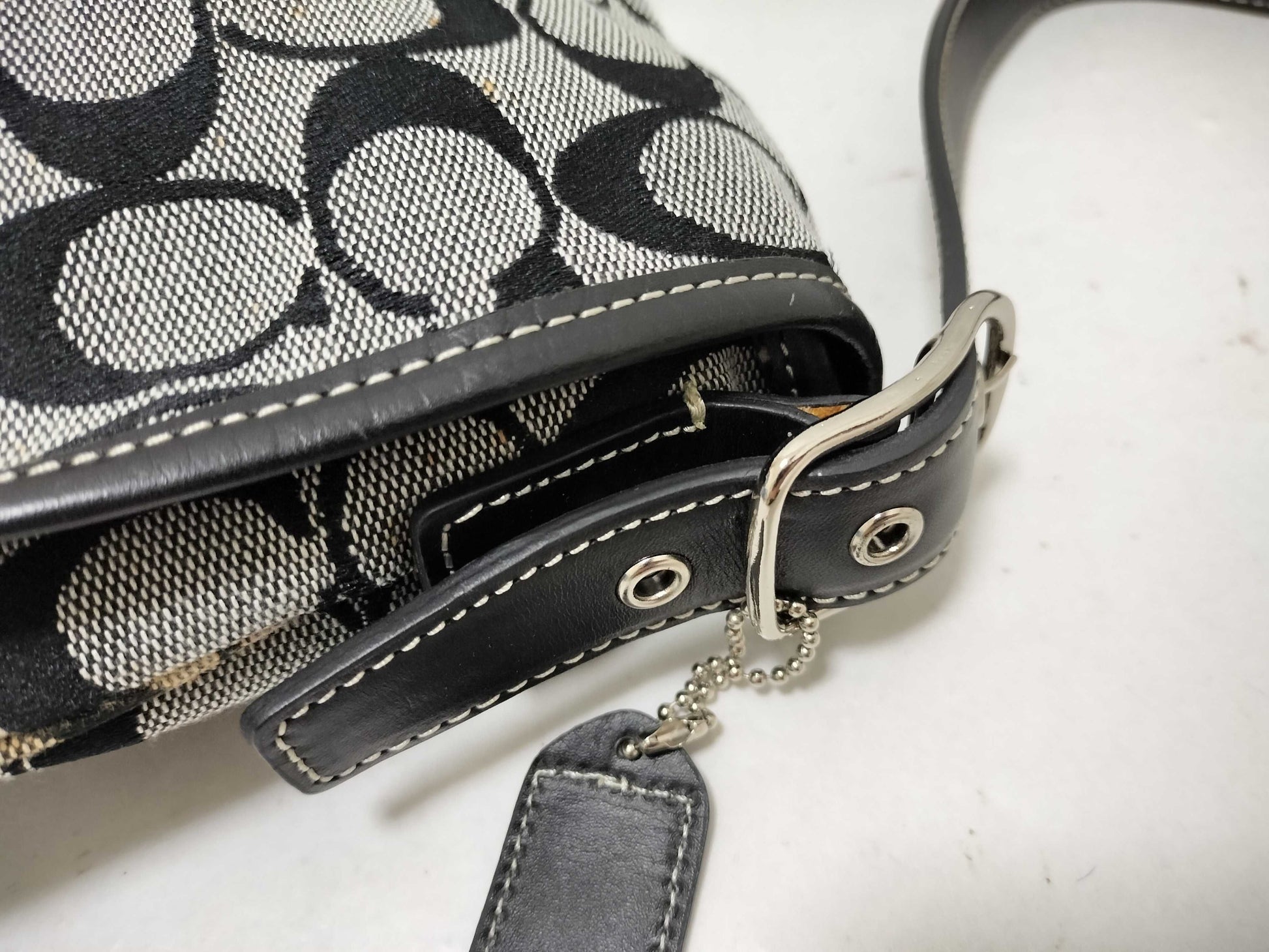 COACH Signature Shoulder Bag 6842