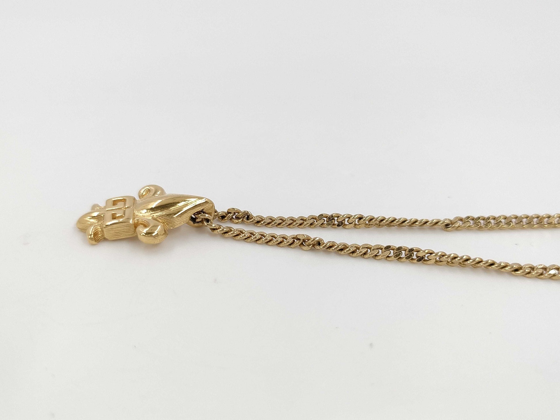 GIVENCHY Givenchy Logo Necklace Necklace