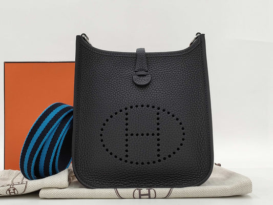 HERMES Evelyn TPM Cavan P Hardware Tryon Clemence W Engraved Shoulder Bag