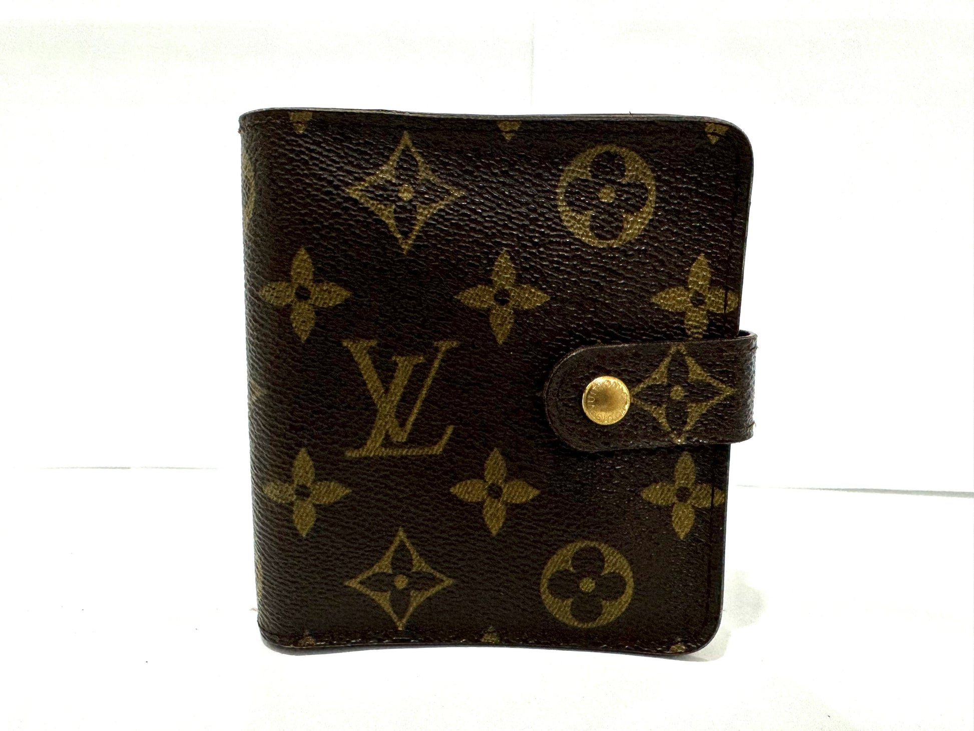 LOUIS VUITTON Monogram Compact Zip Wallet