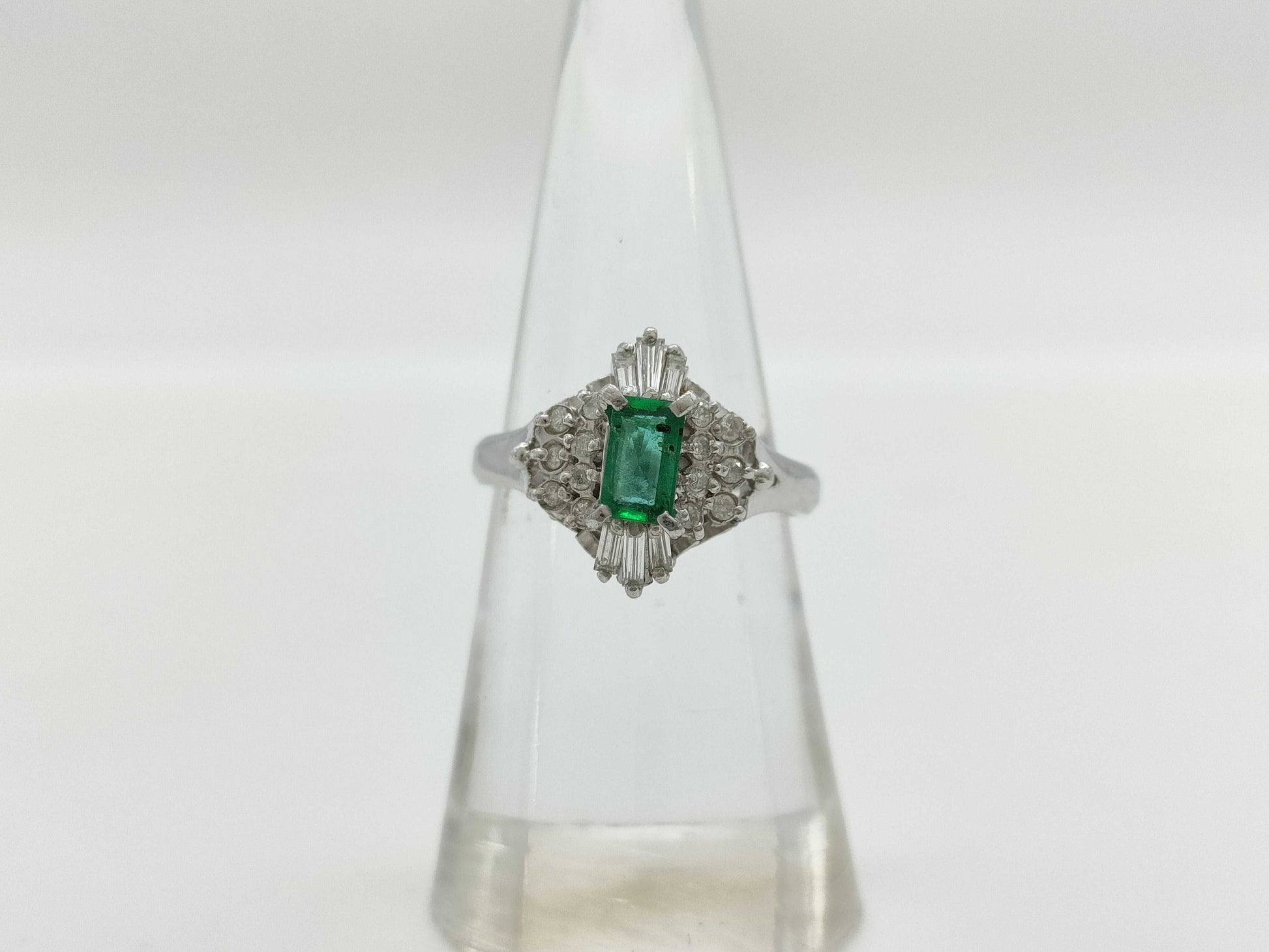 E0.347/D0.168/0.128ct PT900 5.1g Ring