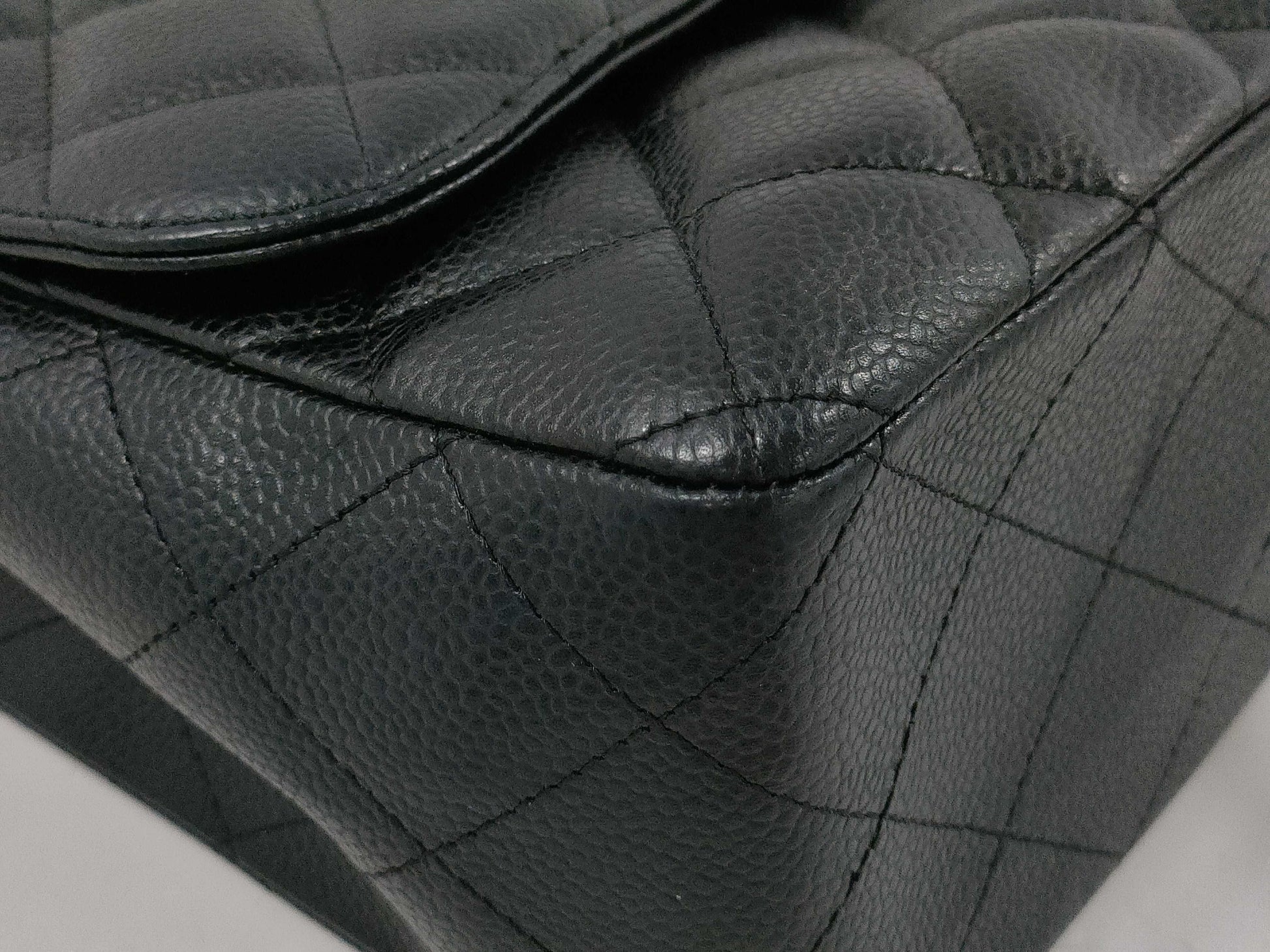 CHANEL Matelasse Chain Shoulder Caviar Skin Shoulder Bag