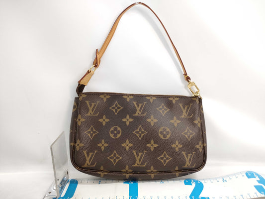 LOUIS VUITTON Accessoires Monogram Pouch