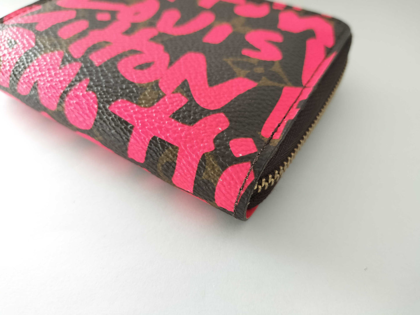 LOUIS VUITTON Monogram Graffiti Zippy Coin Purse Monogram Graffiti Fuchsia M93707 Wallet