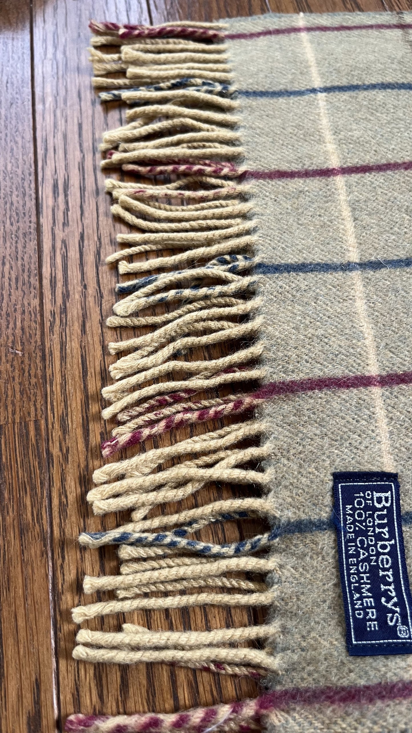 Rare BURBERRY Cashmere Scarf, Length: 136cm, Width: 30cm, 100% Cashmere, Rare Color: Khaki