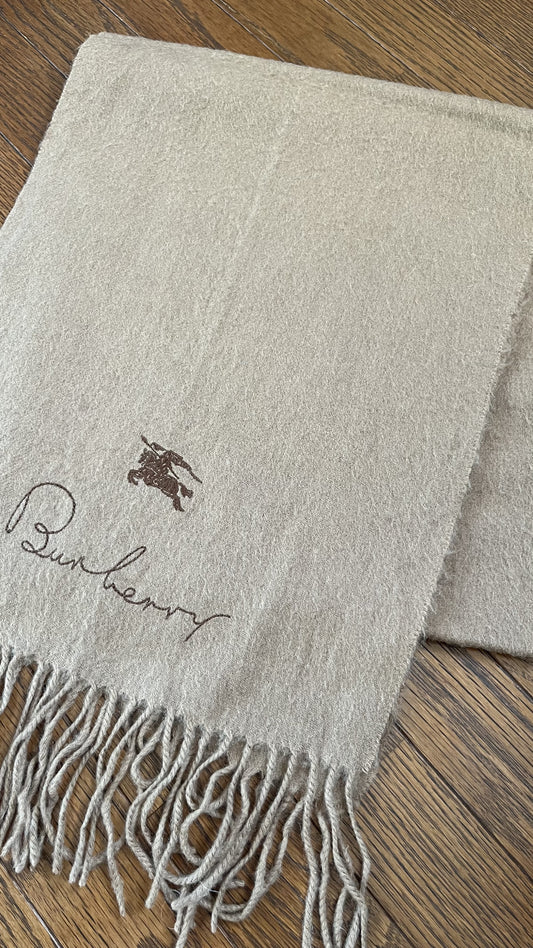 Rare BURBERRY cashmere scarf, solid color. Length: 152cm, Width: 31cm. 100% cashmere. Rare color, solid brown.