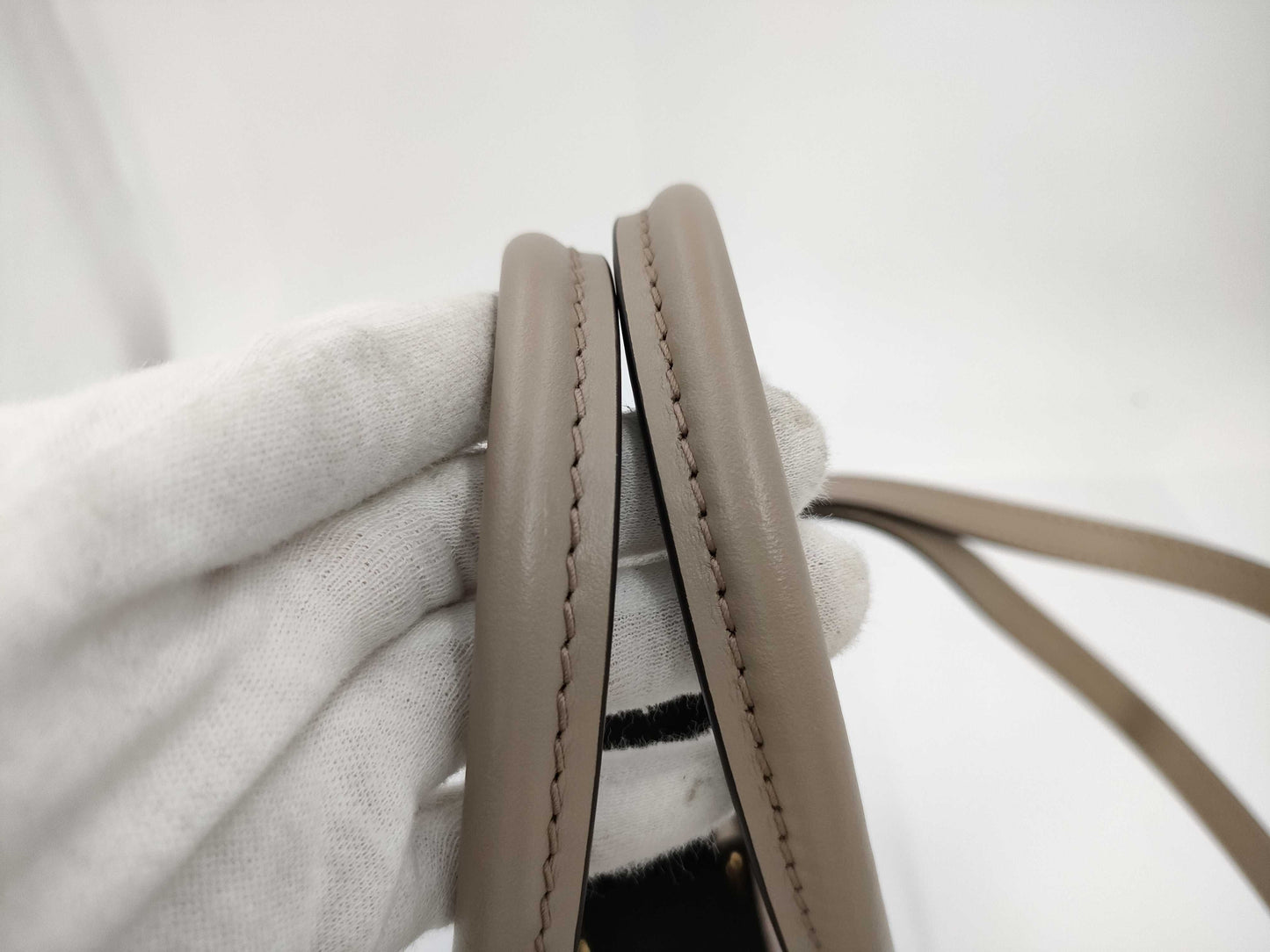 LOUIS VUITTON On the Go MM Monogram Empreinte Tourterelle M45607 Tote Bag