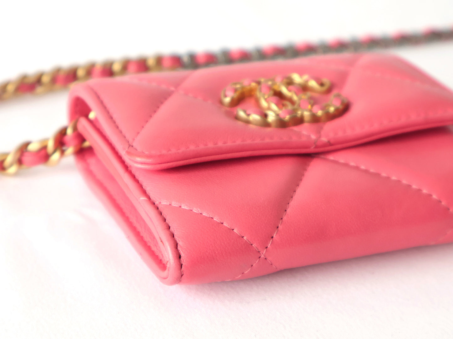 CHANEL Seal 30 Series Chanel 19 Mini Matlasse Lambskin Chain Shoulder Pink Shoulder Bag