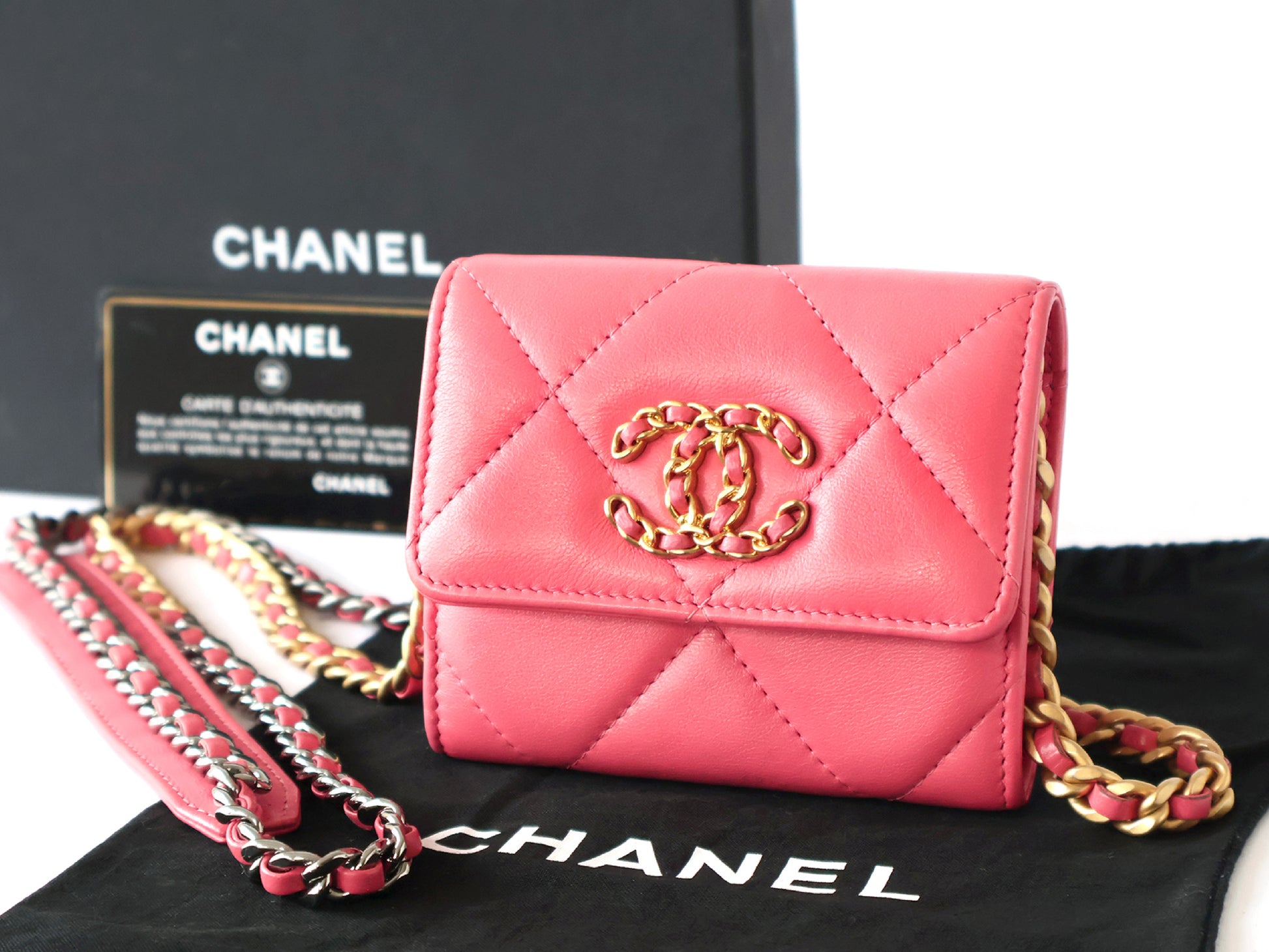 CHANEL Seal 30 Series Chanel 19 Mini Matlasse Lambskin Chain Shoulder Pink Shoulder Bag