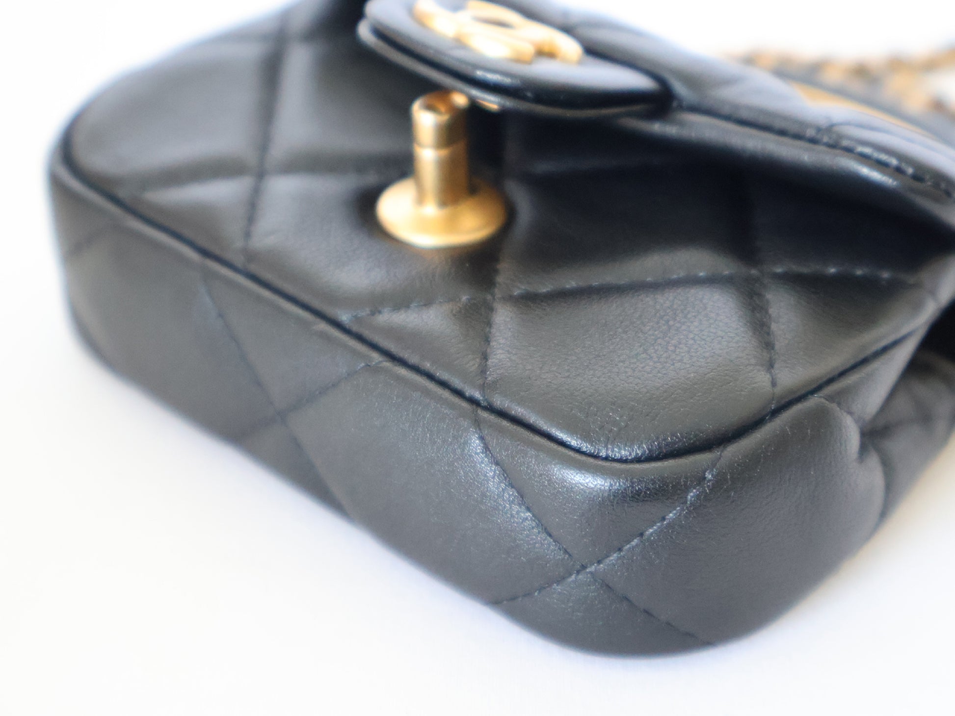 CHANEL Seal Available 31st Matlasse Lambskin Chain Shoulder Black Shoulder Bag