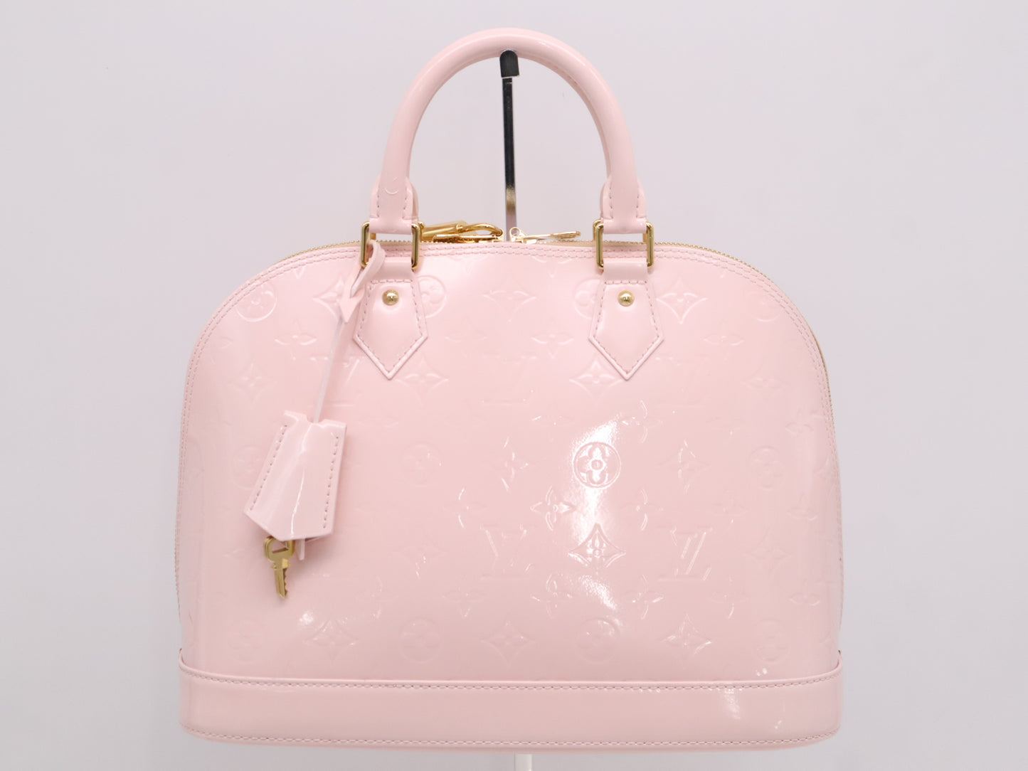 LOUIS VUITTON M91614 Vernis Alma PM Rose Florentine Handbag with Cadena, 2 Keys, and Cloche