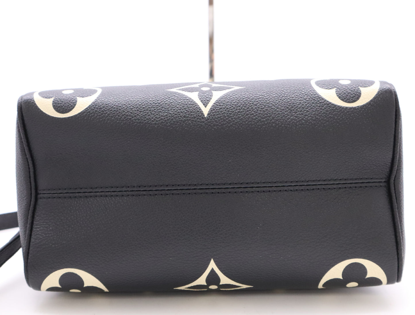 LOUIS VUITTON M58947 Empreinte Speedy 25 Bandouliere Two-Tone Handbag, RFID Verified, Includes Padlock, Two Keys, Shoulder Strap, and Dust Bag