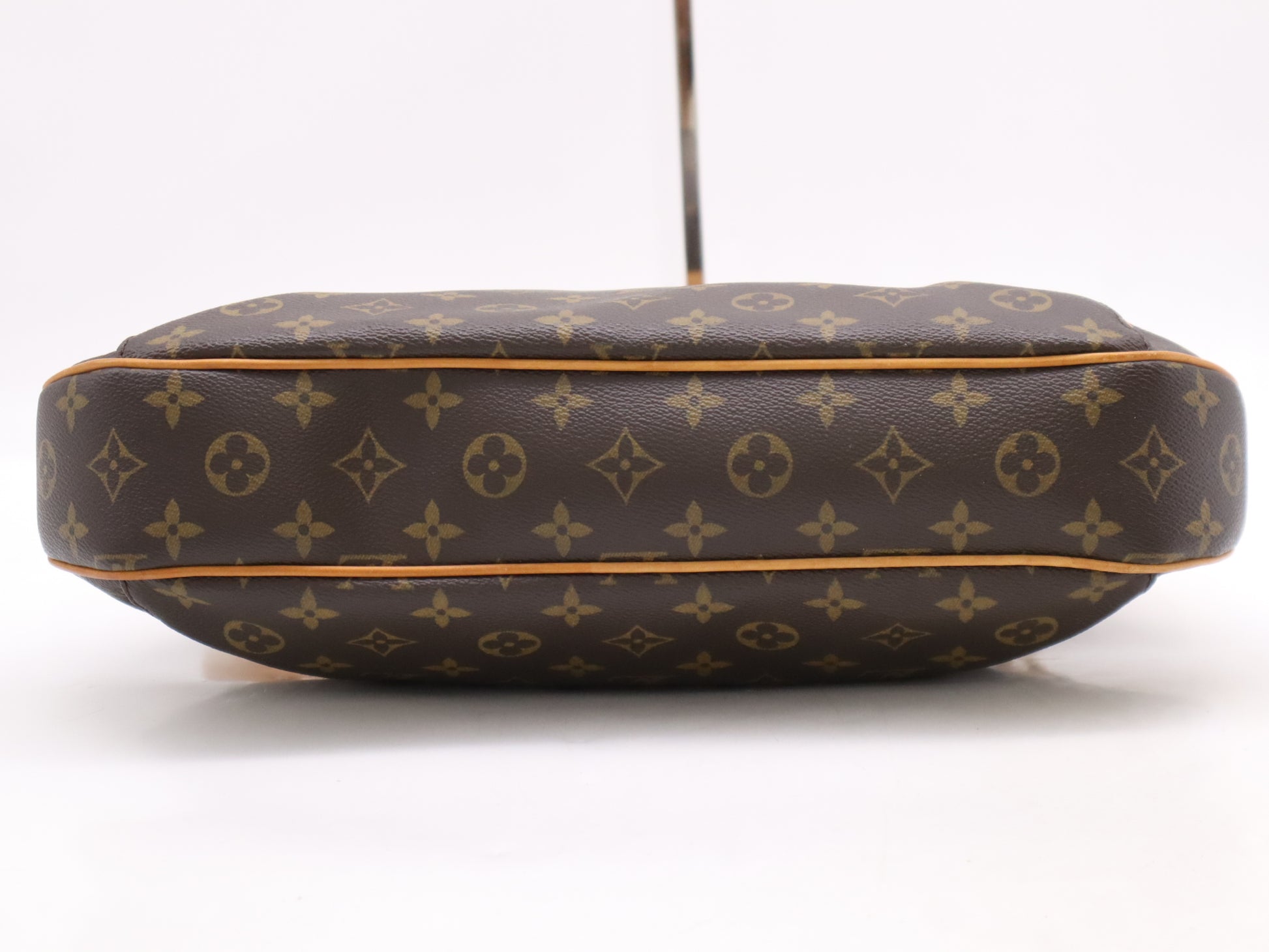 LOUIS VUITTON M56383 Monogram Thames GM Shoulder Bag