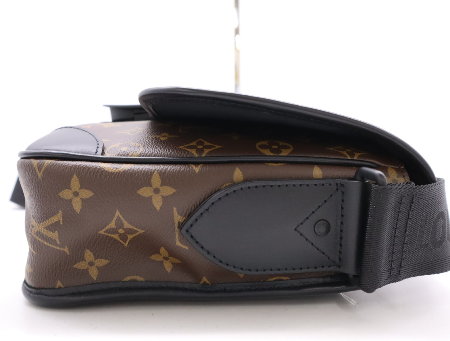 LOUIS VUITTON M46371 Macassar Archie Messenger Shoulder Bag