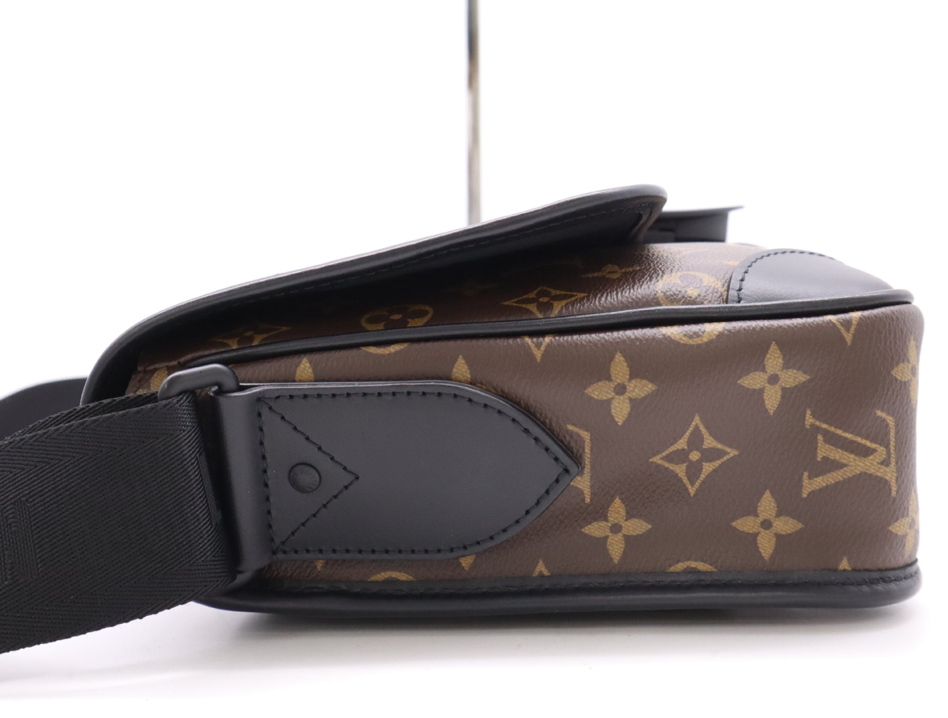 LOUIS VUITTON M46371 Macassar Archie Messenger Shoulder Bag
