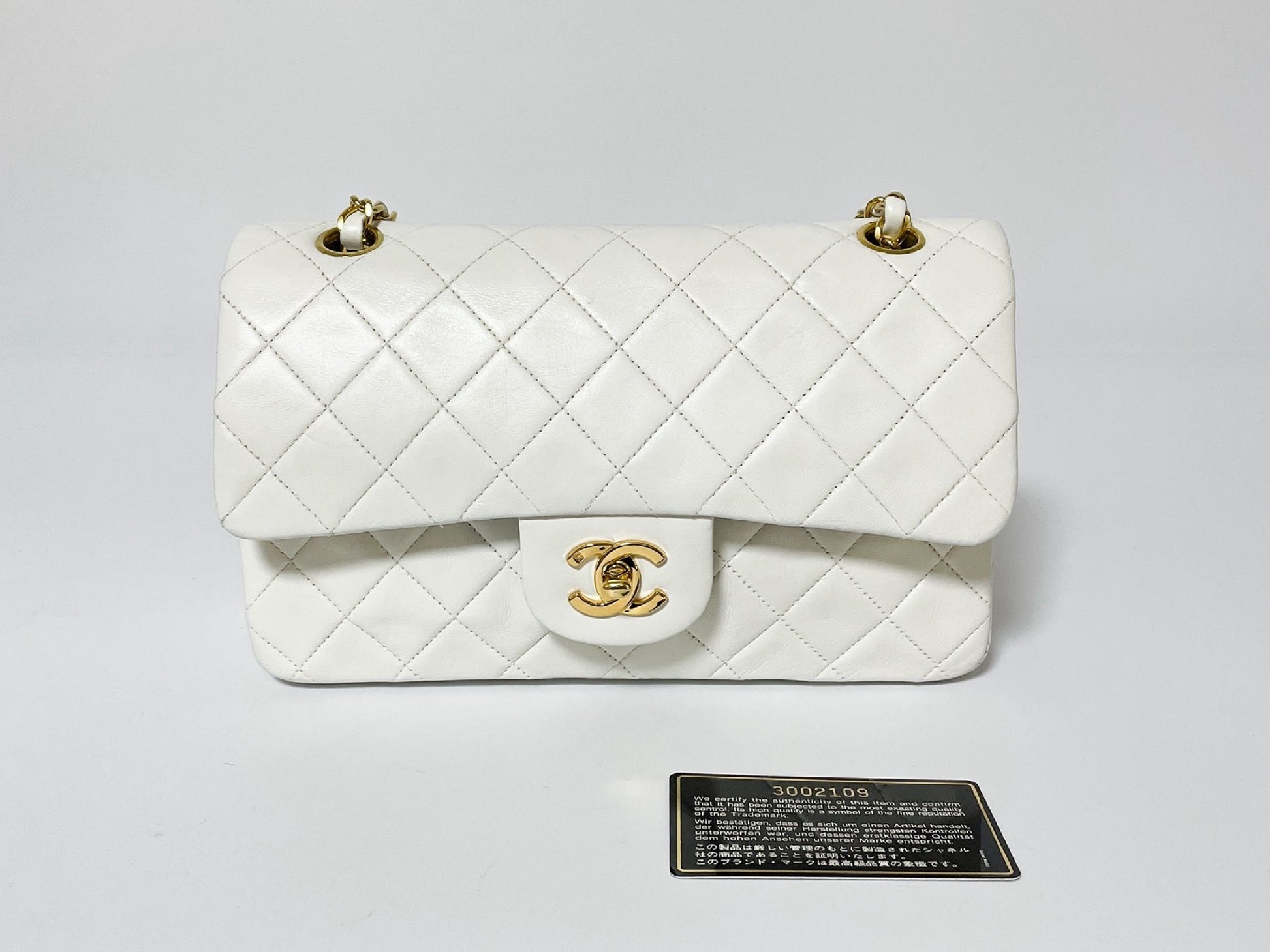 CHANEL W Flap Matrasse White Lambskin Seal Shoulder Bag