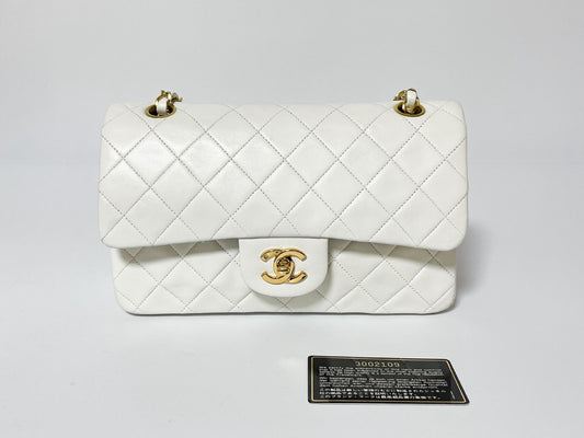 CHANEL W Flap Matrasse White Lambskin Seal Shoulder Bag