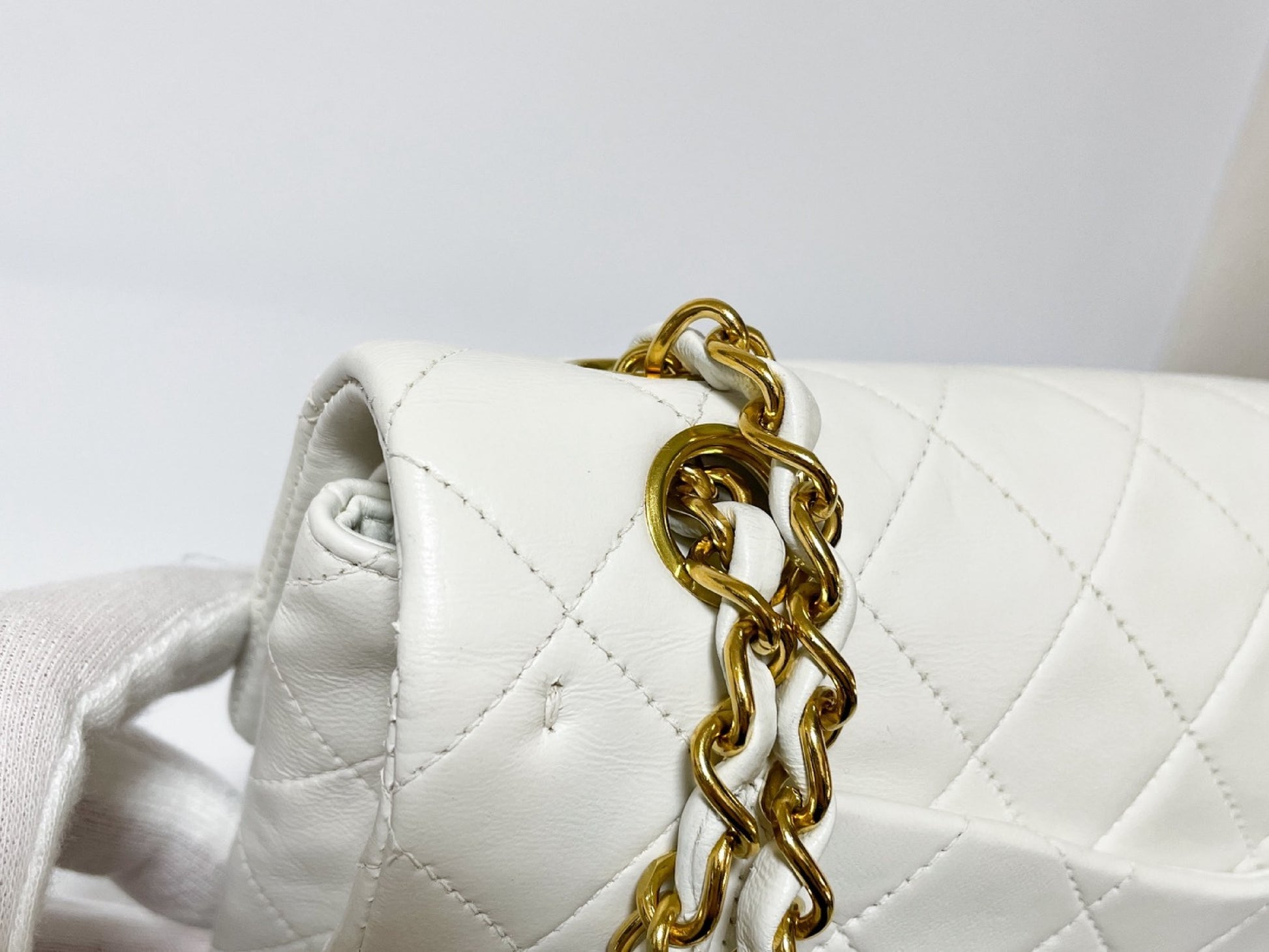 CHANEL W Flap Matrasse White Lambskin Seal Shoulder Bag
