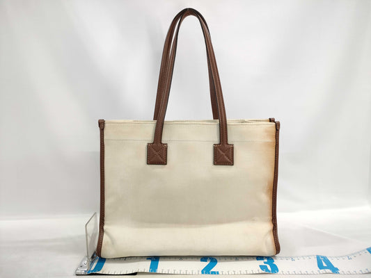 BURBERRY Medium Freya Tote Tote Bag