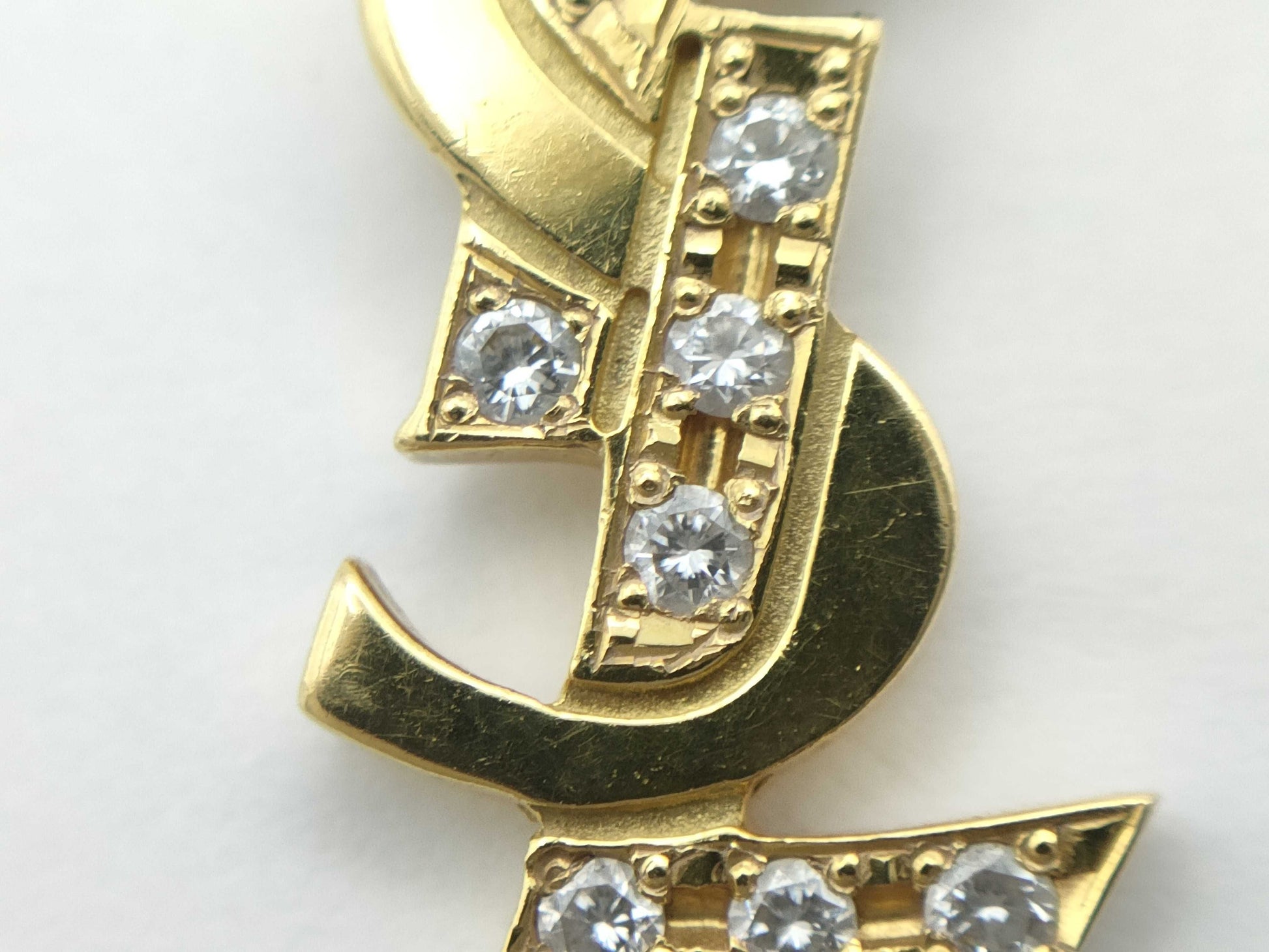 Yves Saint Laurent Logo D0.11ct K18 3.4g Necklace in Precious Metal