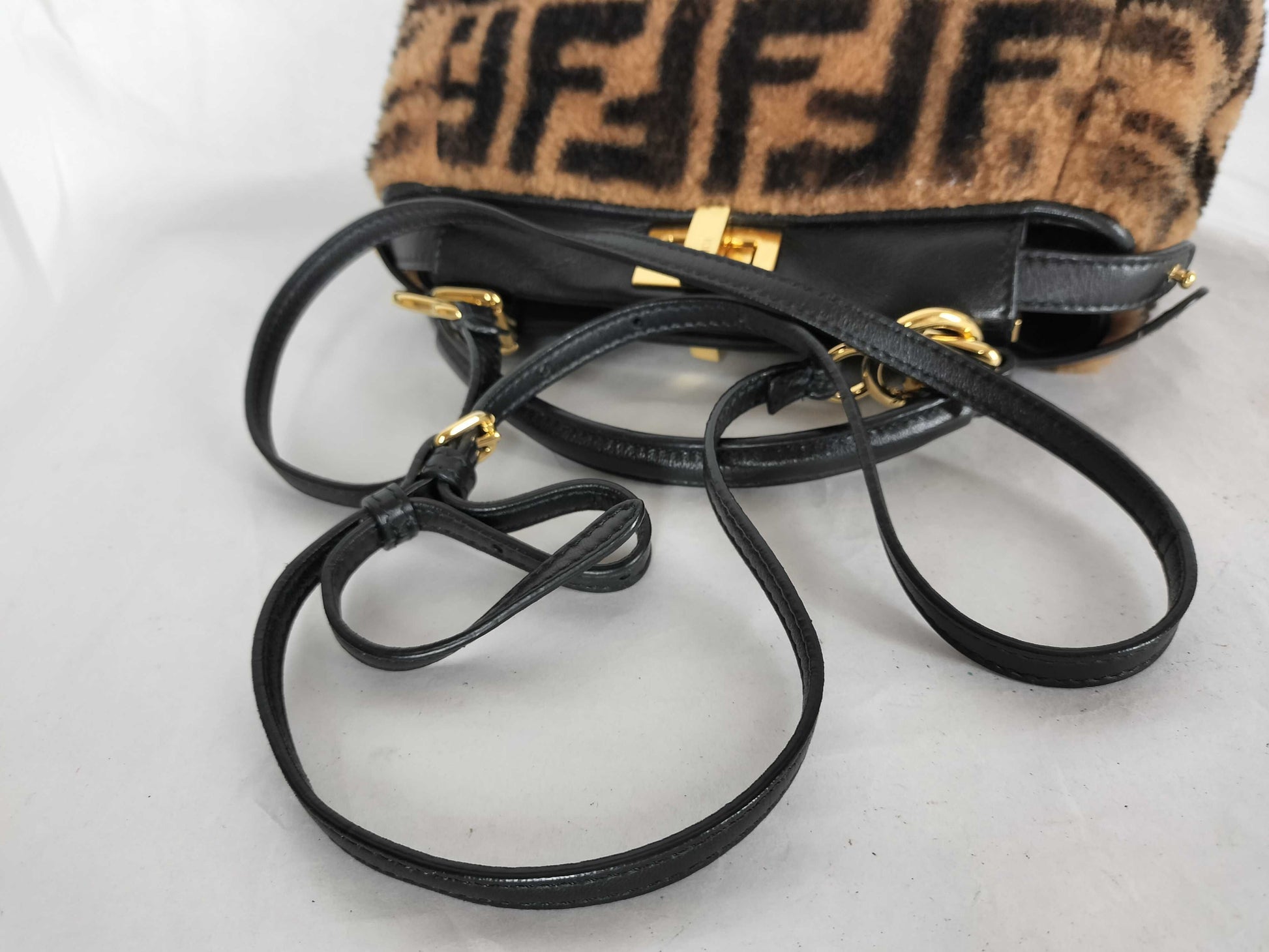 FENDI Fendi Peekaboo Shoulder Bag