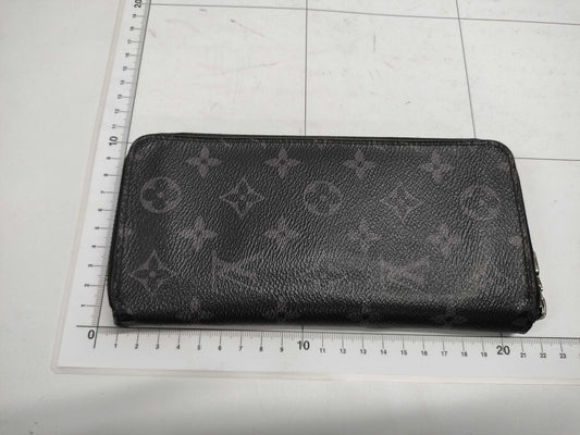 LOUIS VUITTON Monogram Eclipse Zippy Wallet