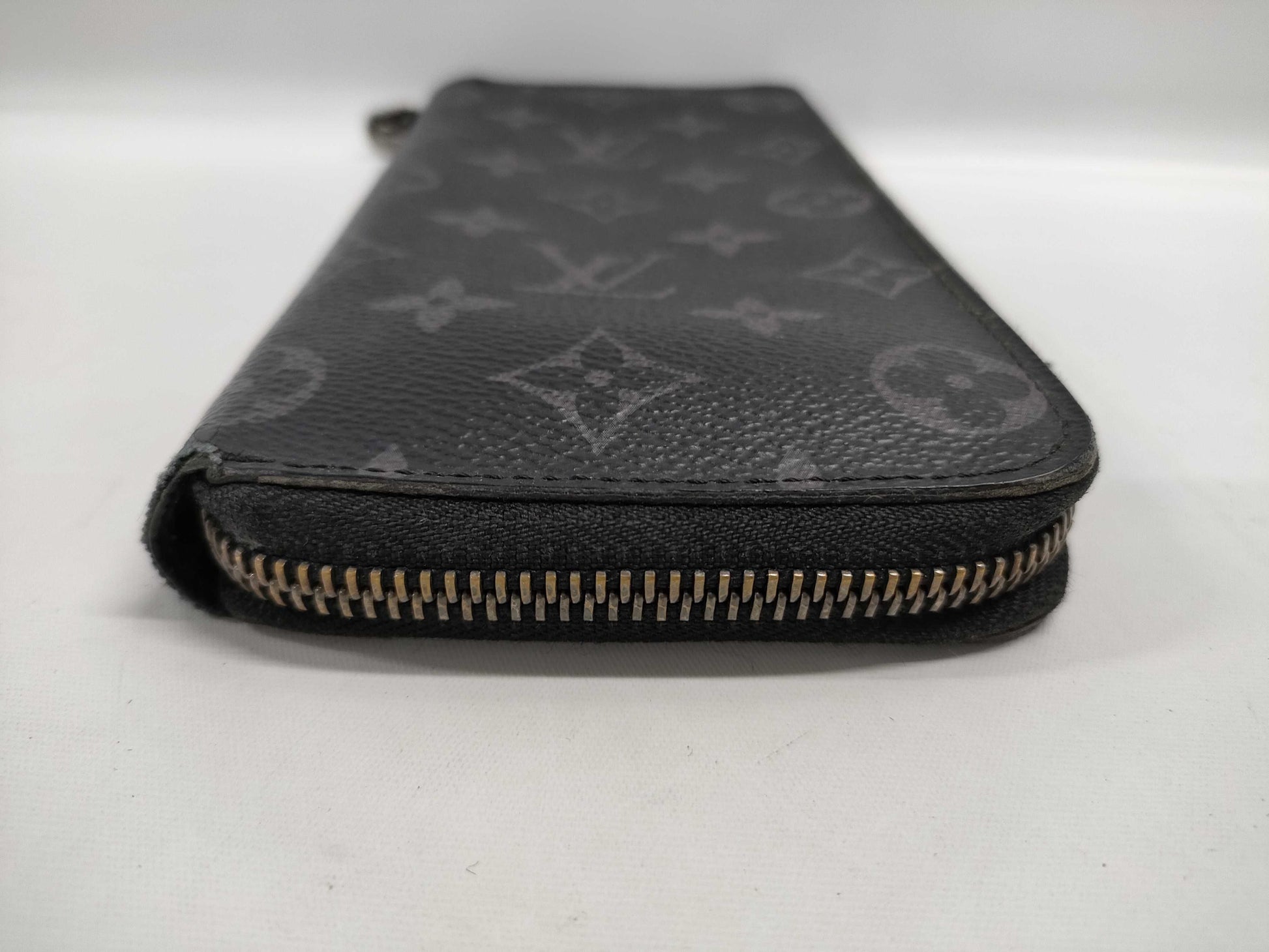 LOUIS VUITTON Monogram Eclipse Zippy Wallet