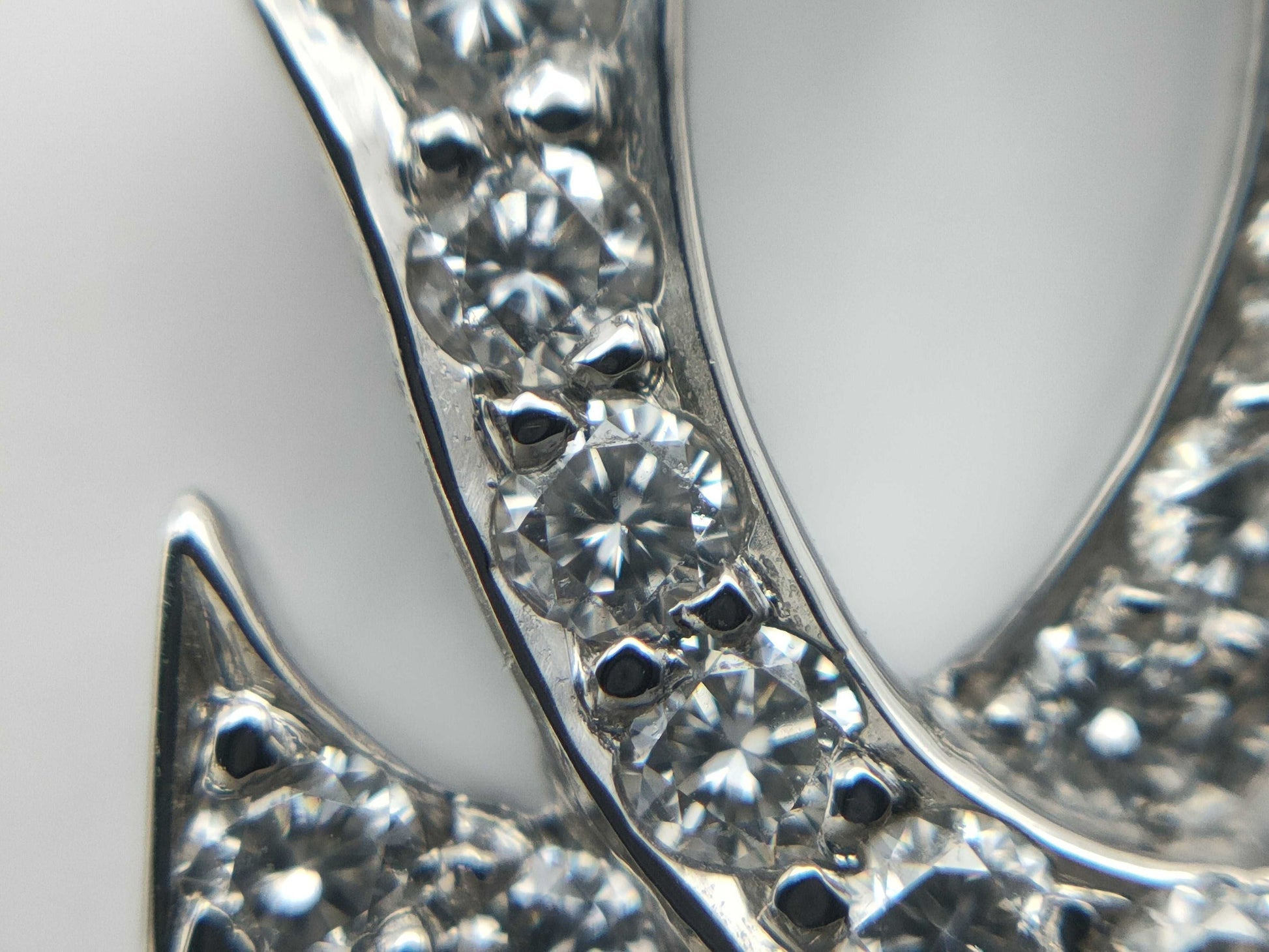 Cartier 2C Diamond 750 2.2g Pendant Top