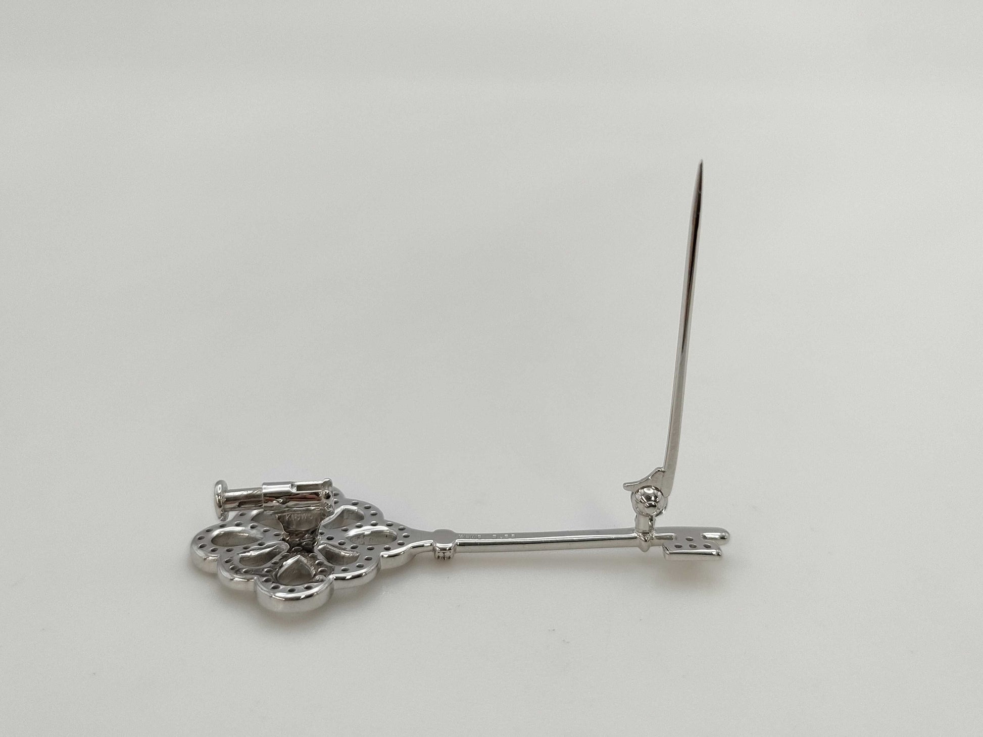 D0.33ct K18WG 4.7g Brooch