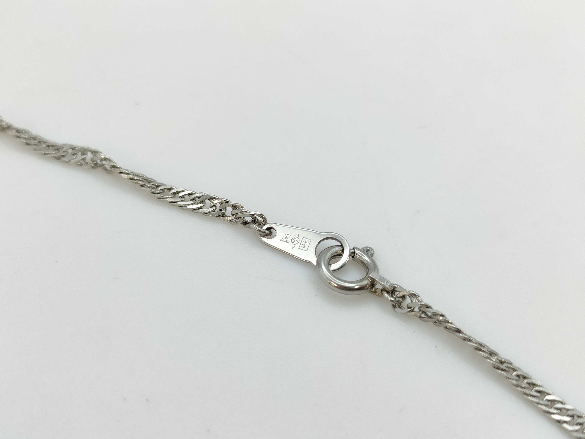 E2.00ct D0.02ct PT900/850 8.0g Necklace