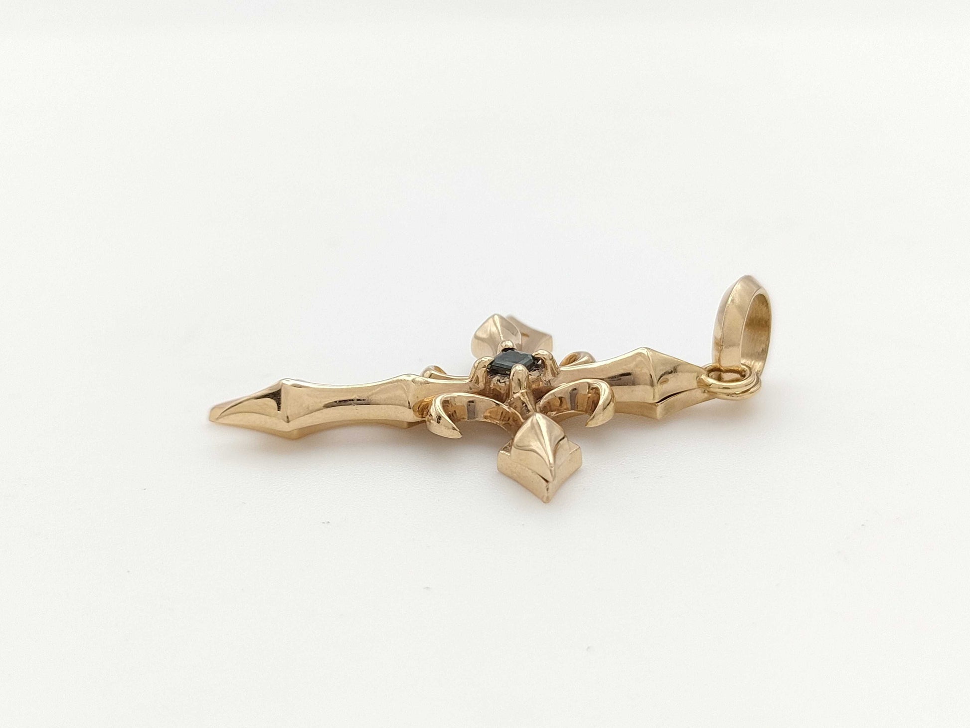 AX0.219ct K18 13.4g Pendant Top
