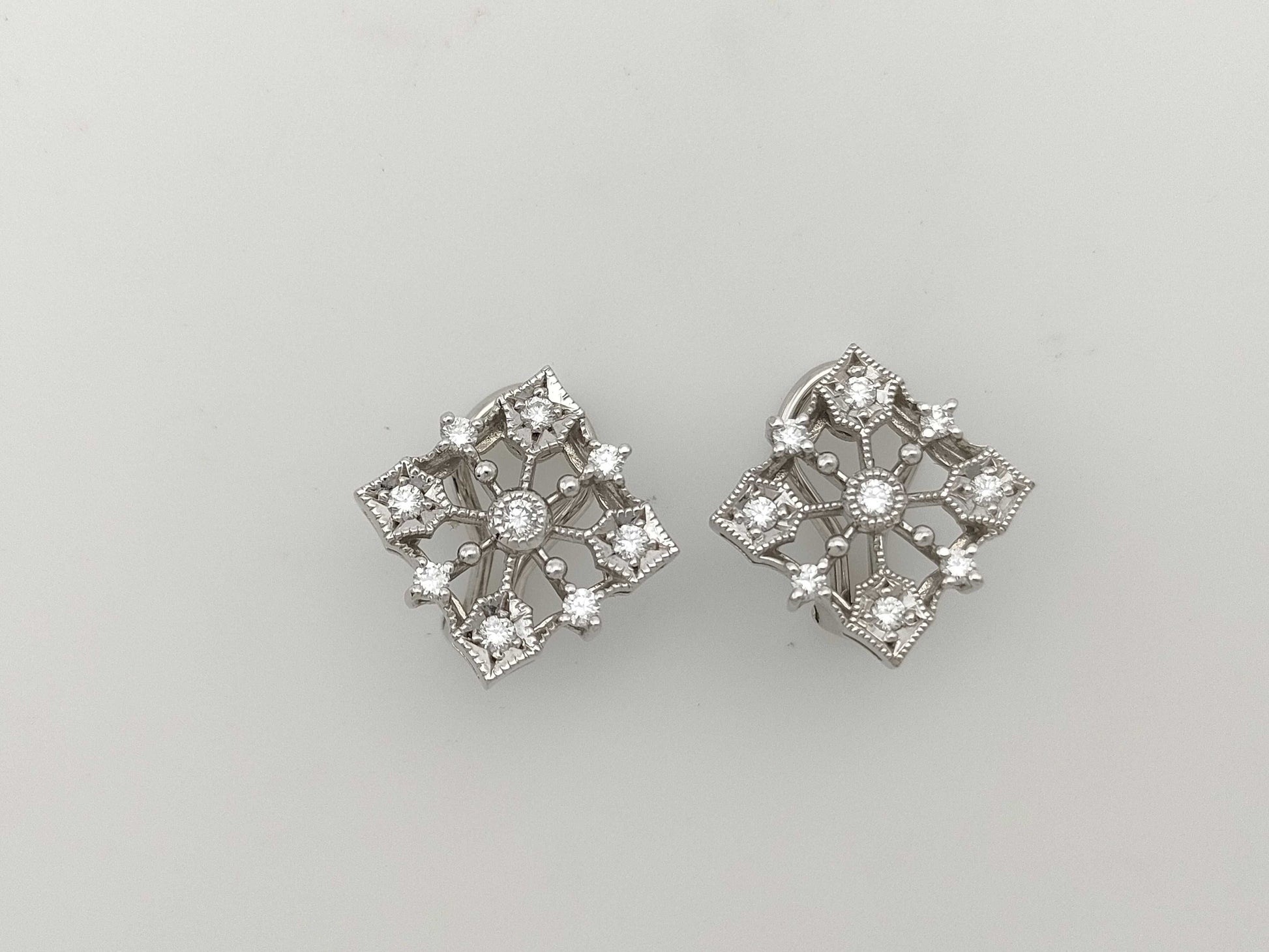 D0.16/0.16ct K18 6.6g Earrings