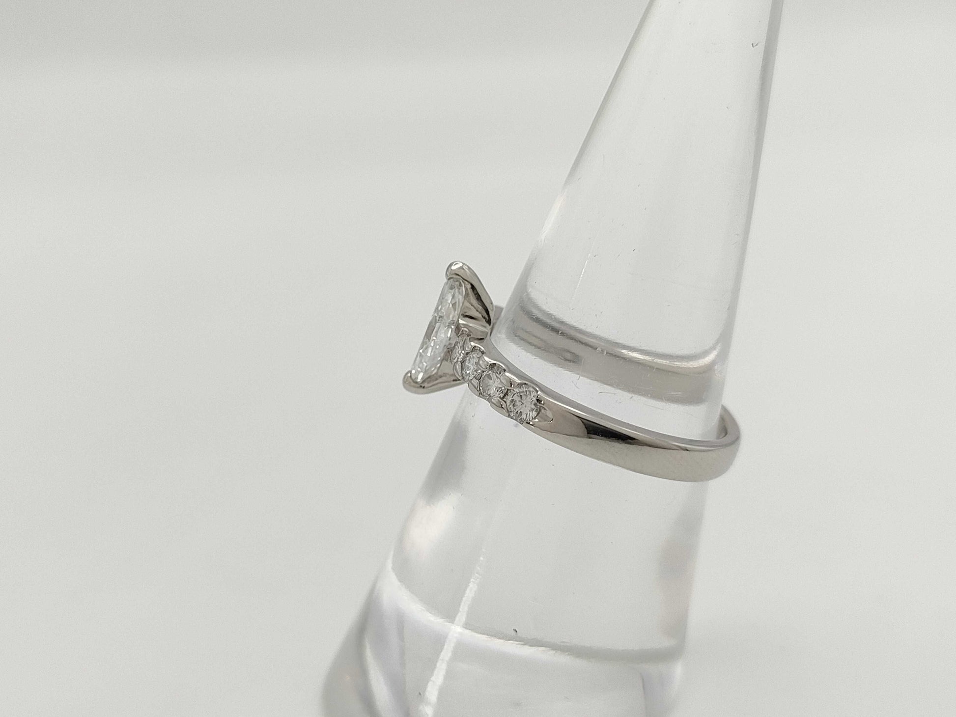 D0.557ct/0.36ct PT900 4.5g Ring