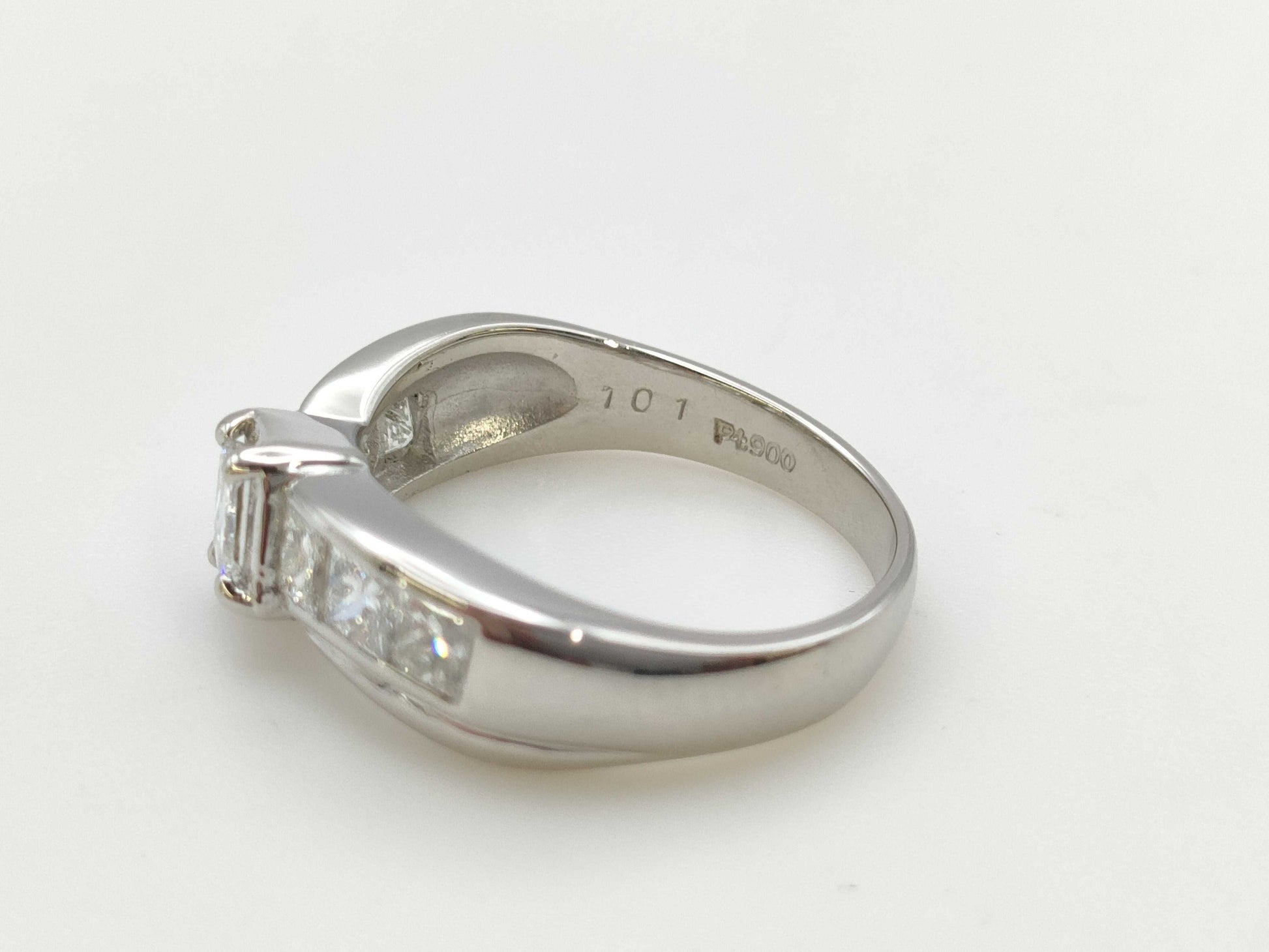 D1.01ct PT900 6.3g Ring