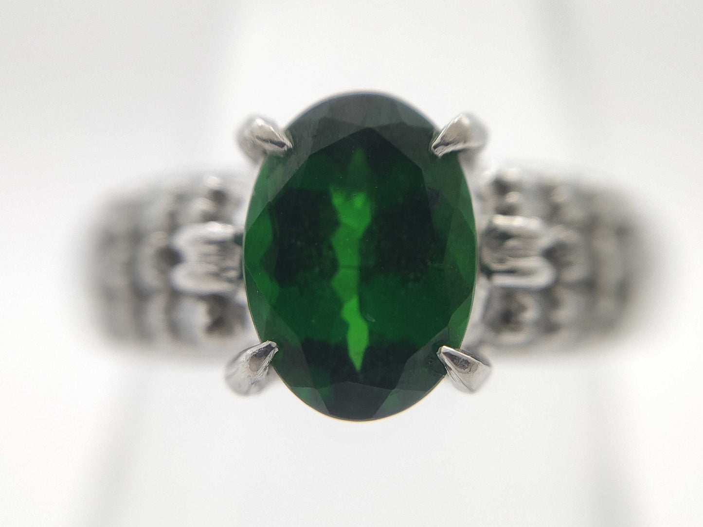 Green Grossula Garnet 1.31ct D0.16ct PT900 6.5g Ring