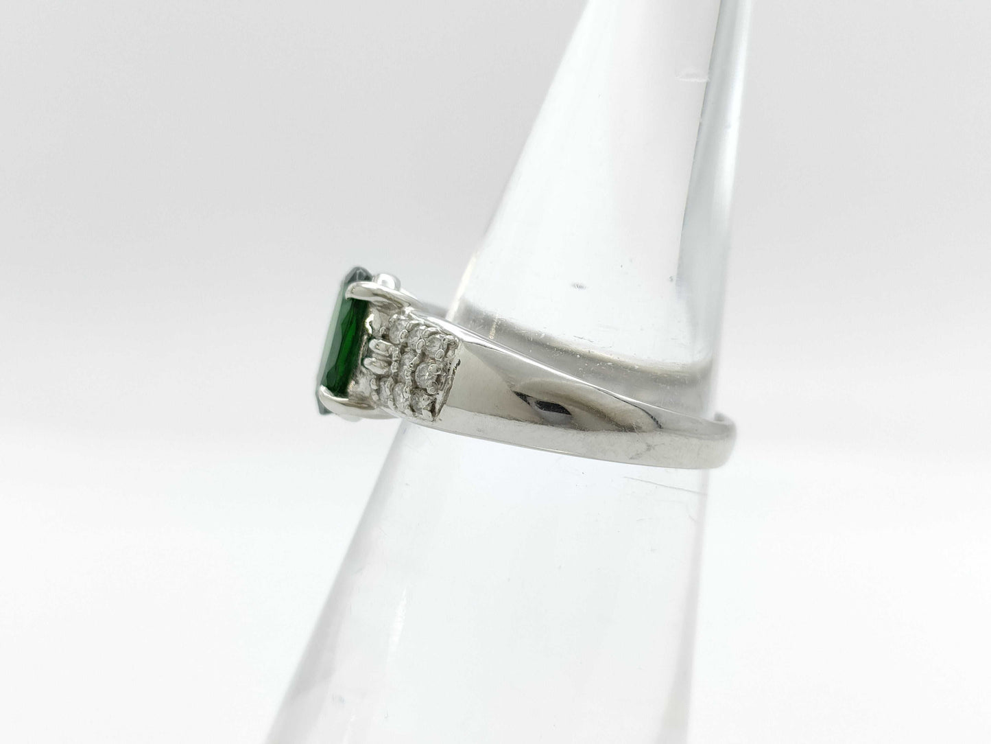 Green Grossula Garnet 1.31ct D0.16ct PT900 6.5g Ring