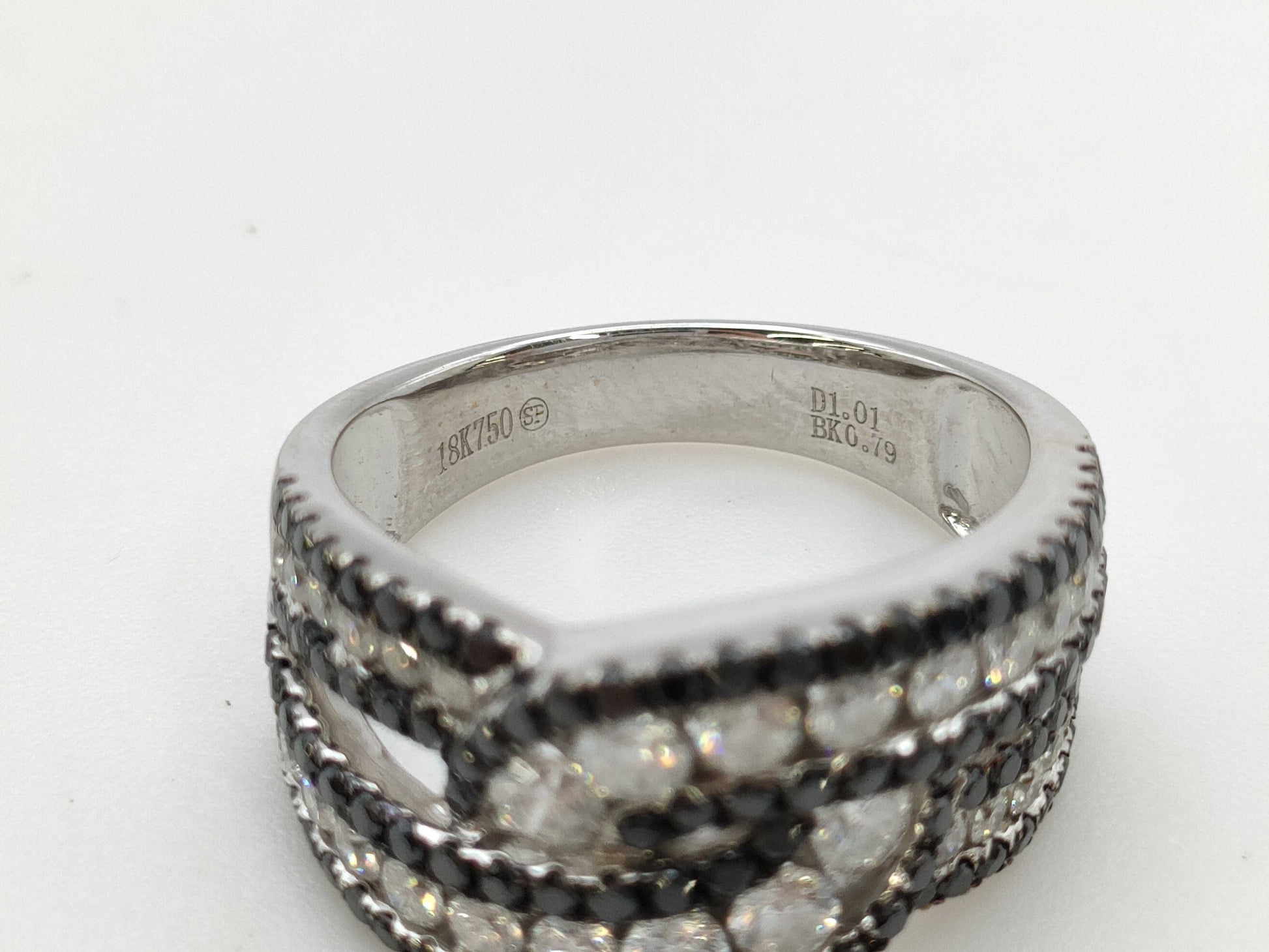 BLKD0.79ct D1.01ct 750 7.5g Ring