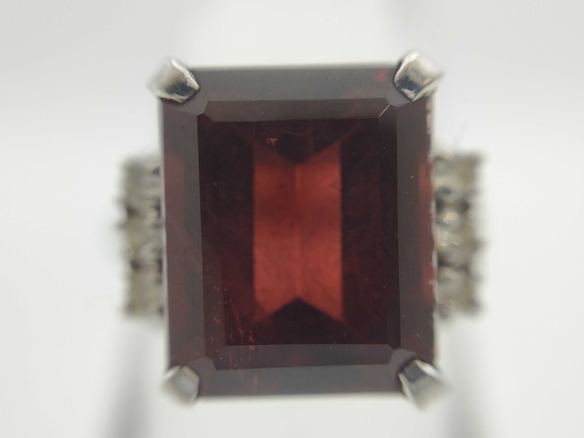 G7.30ct D0.11ct PT900 6.7g Ring