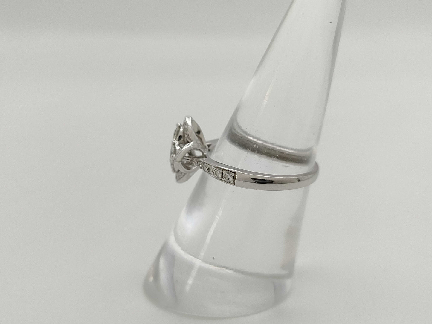 Diamond K18 3.2g Ring