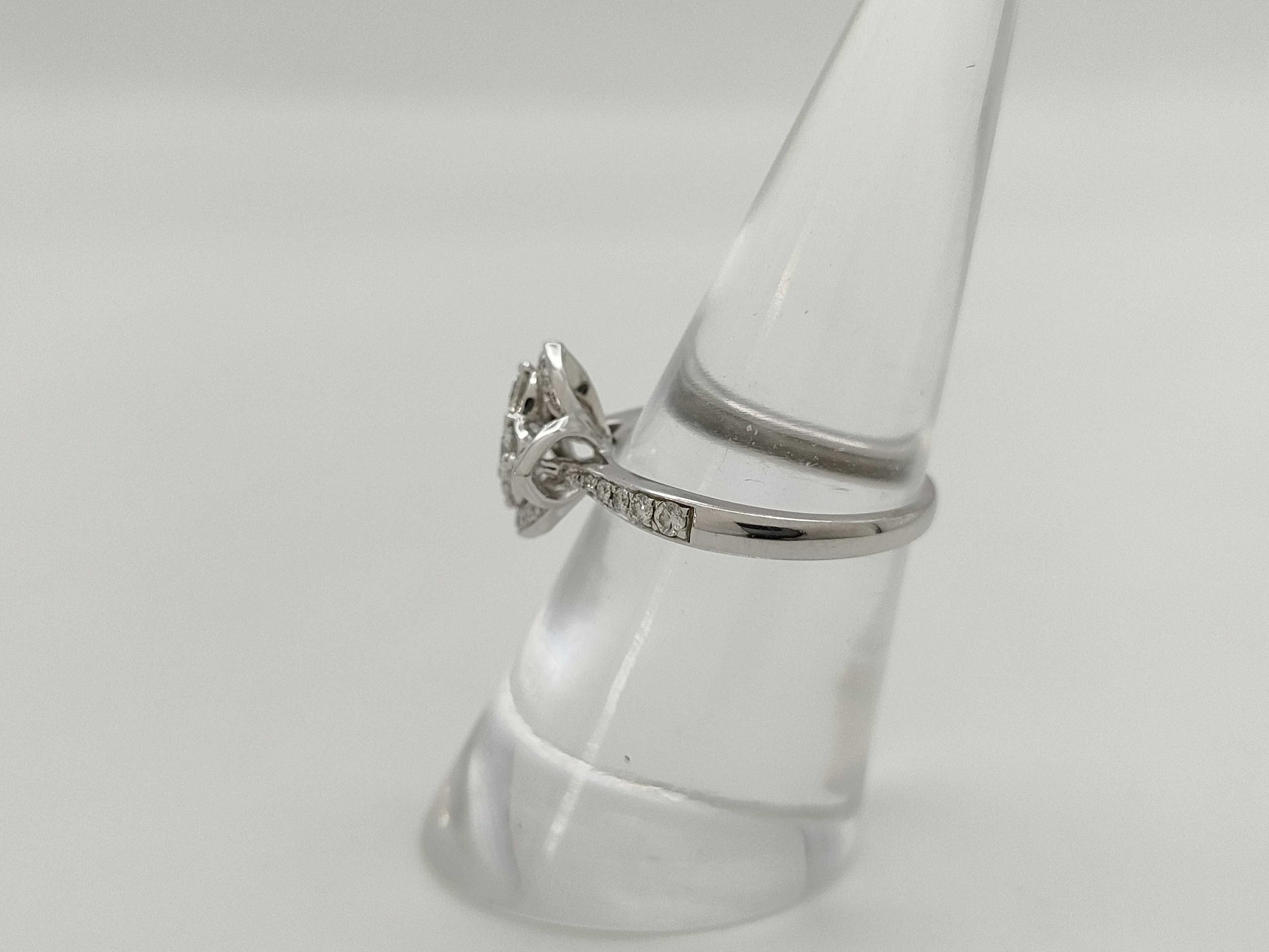 Diamond K18 3.2g Ring